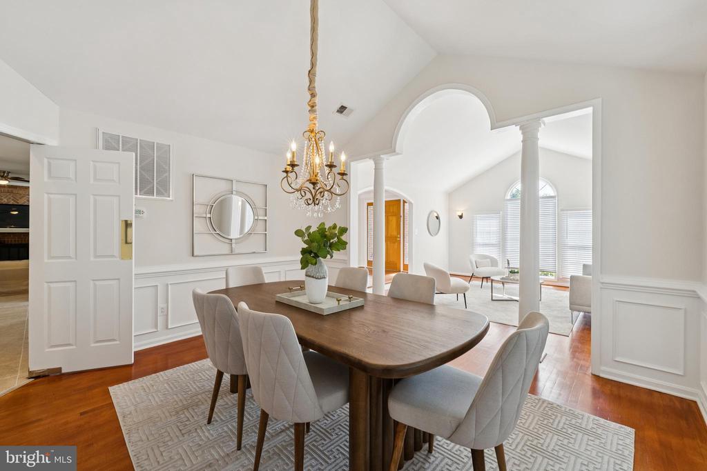Fairfax Station, Virginia, 22039, United States, 5 Bedrooms Bedrooms, ,4 BathroomsBathrooms,Residential,For Sale,1887245