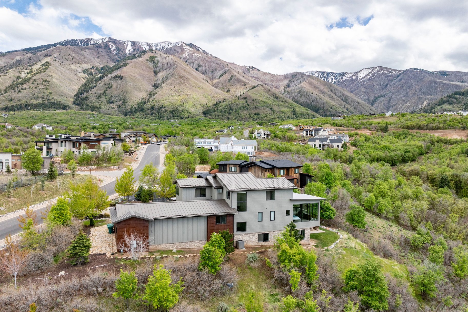  Mountain Contemporary Masterpiece with Panoramic Summit Creek Views - 物件實景