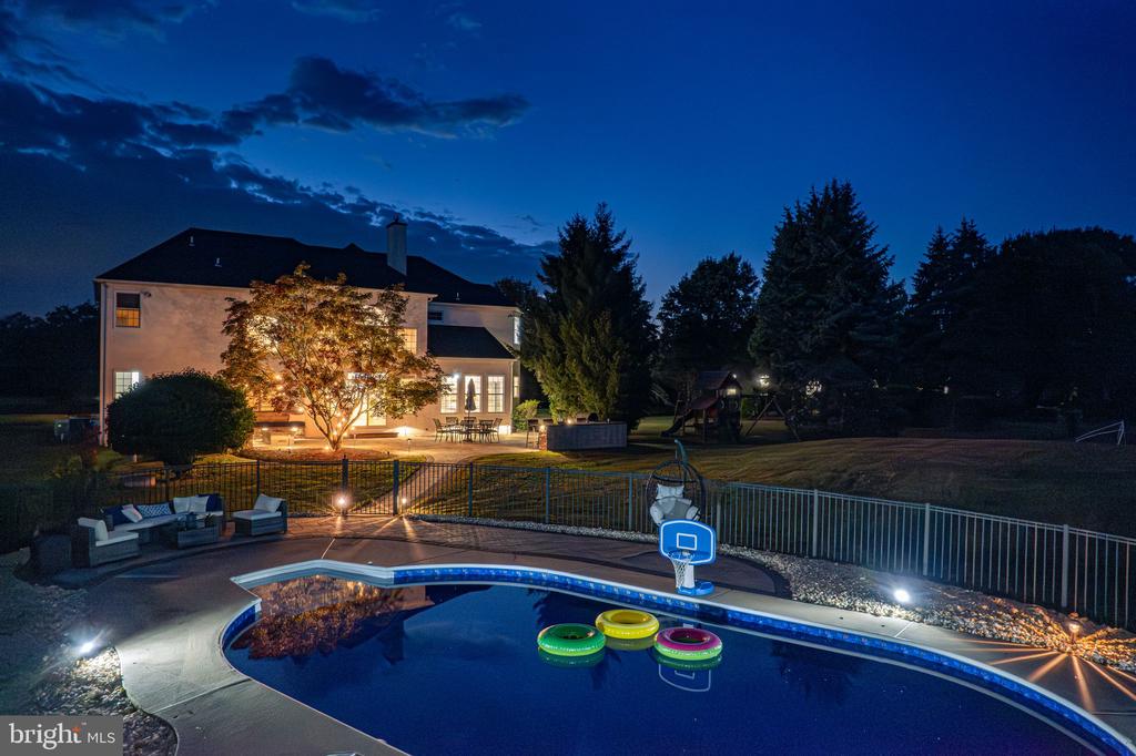 Newtown, Pennsylvania, 18940, United States, 4 Bedrooms Bedrooms, ,4 BathroomsBathrooms,Residential,For Sale,1941043