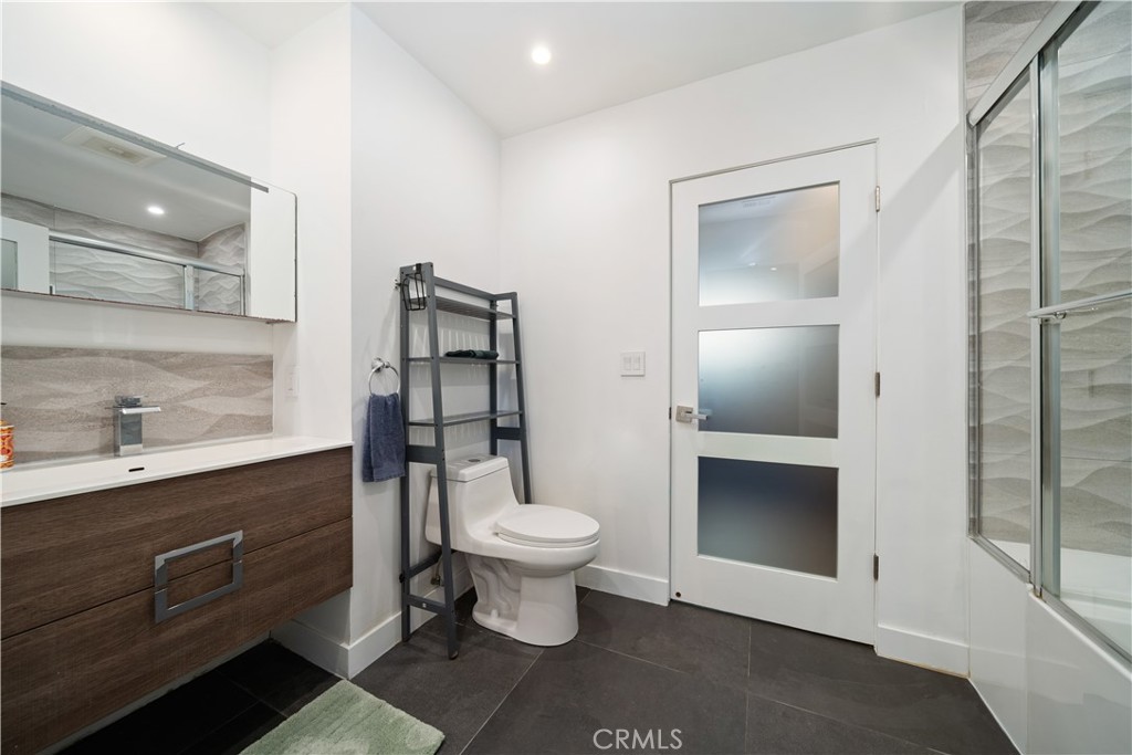 Woodland Hills, California, 91367, United States, 4 Bedrooms Bedrooms, ,2 BathroomsBathrooms,Residential,For Sale,2003177