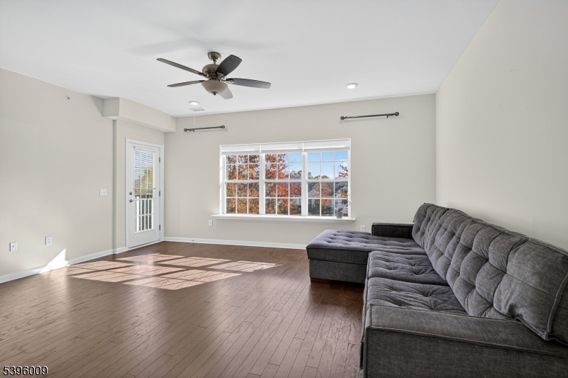 Sayreville Boro, New Jersey, 08859, United States, 2 Bedrooms Bedrooms, ,3 BathroomsBathrooms,Residential,For Sale,1989005