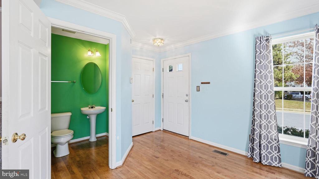 Gainesville, Virginia, 20155, United States, 3 Bedrooms Bedrooms, ,2 BathroomsBathrooms,Residential,For Sale,1989623