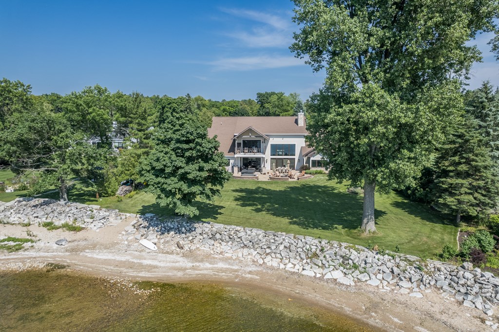 Sturgeon Bay, Wisconsin, 54235, United States, 3 Bedrooms Bedrooms, ,5 BathroomsBathrooms,Residential,For Sale,1941719