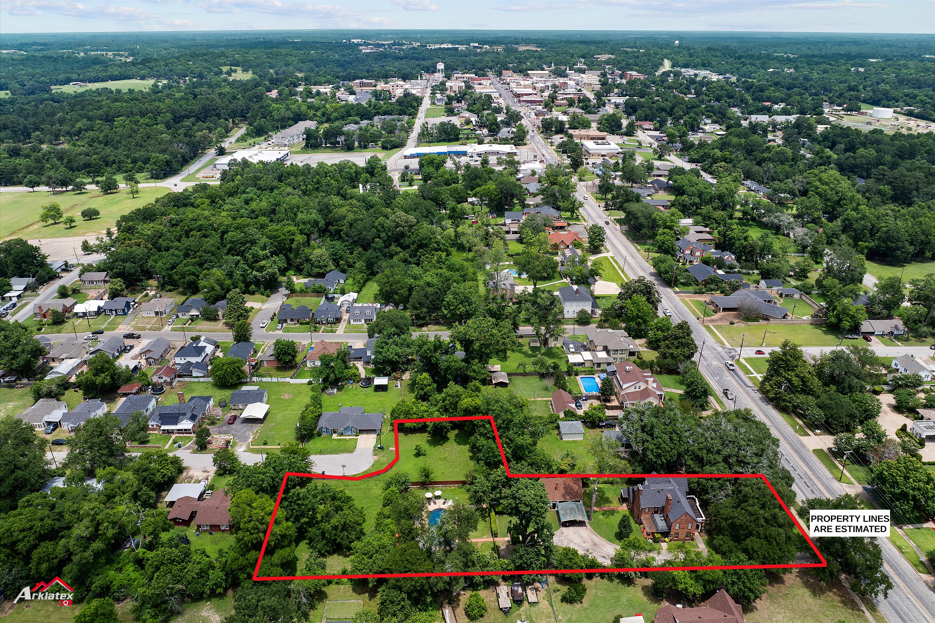 Henderson, Texas, 75654, United States, 3 Bedrooms Bedrooms, ,5 BathroomsBathrooms,Residential,For Sale,1930461