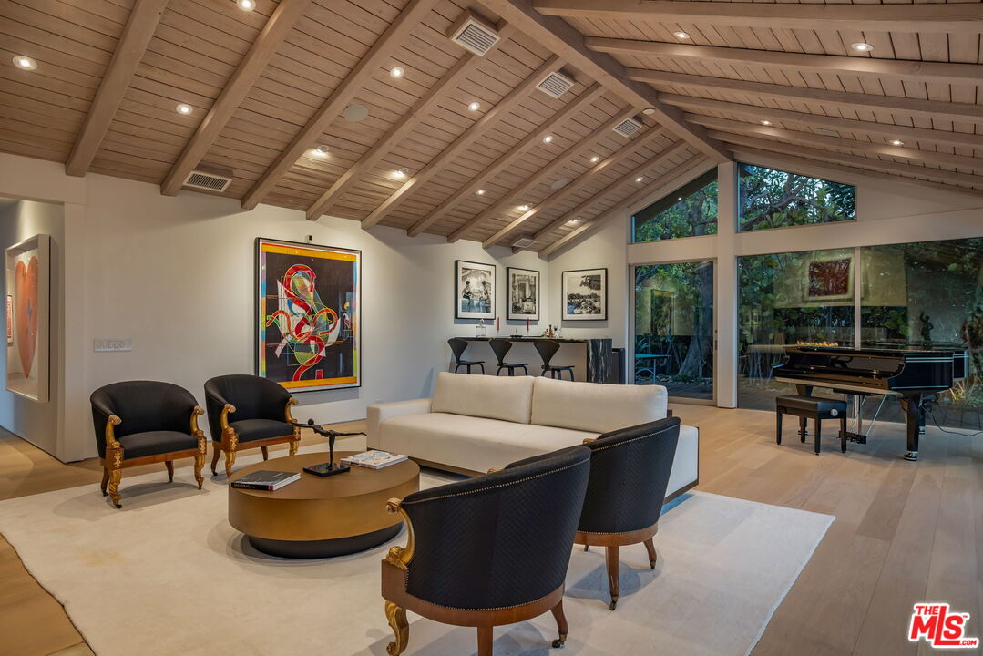 Los Angeles, California, 90049, United States, 5 Bedrooms Bedrooms, ,6 BathroomsBathrooms,Residential,For Sale,1950384
