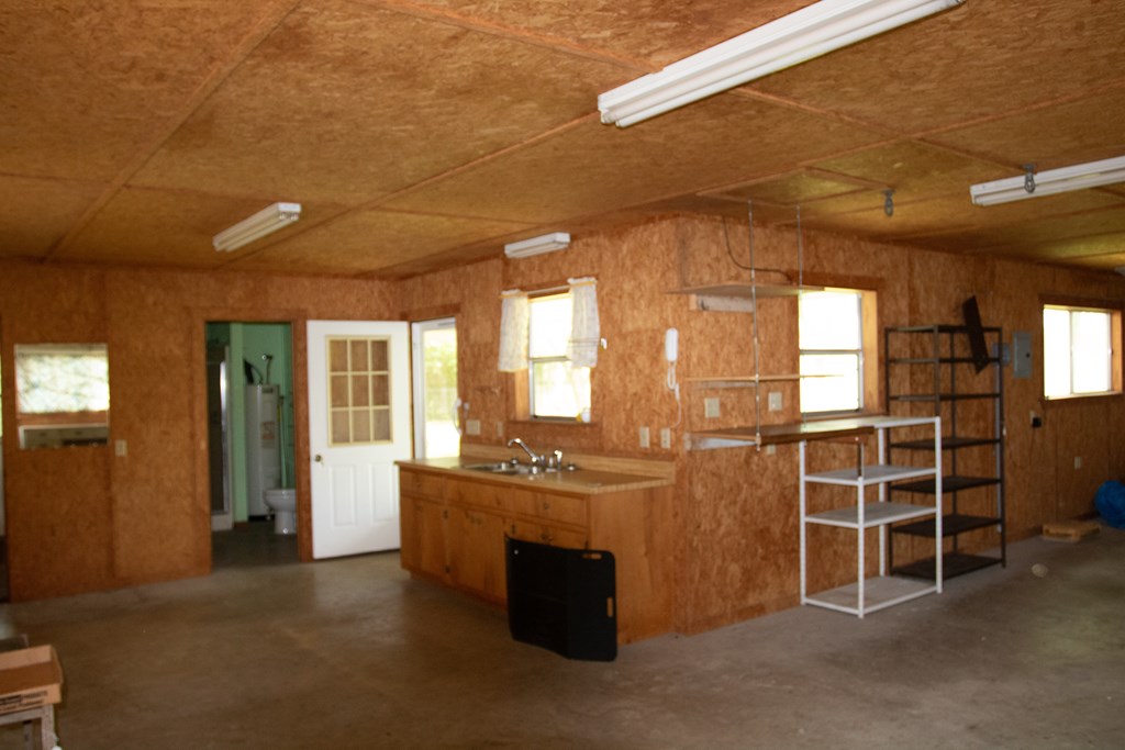 Fredericksburg, Texas, 78624, United States, 3 Bedrooms Bedrooms, ,4 BathroomsBathrooms,Residential,For Sale,1983806