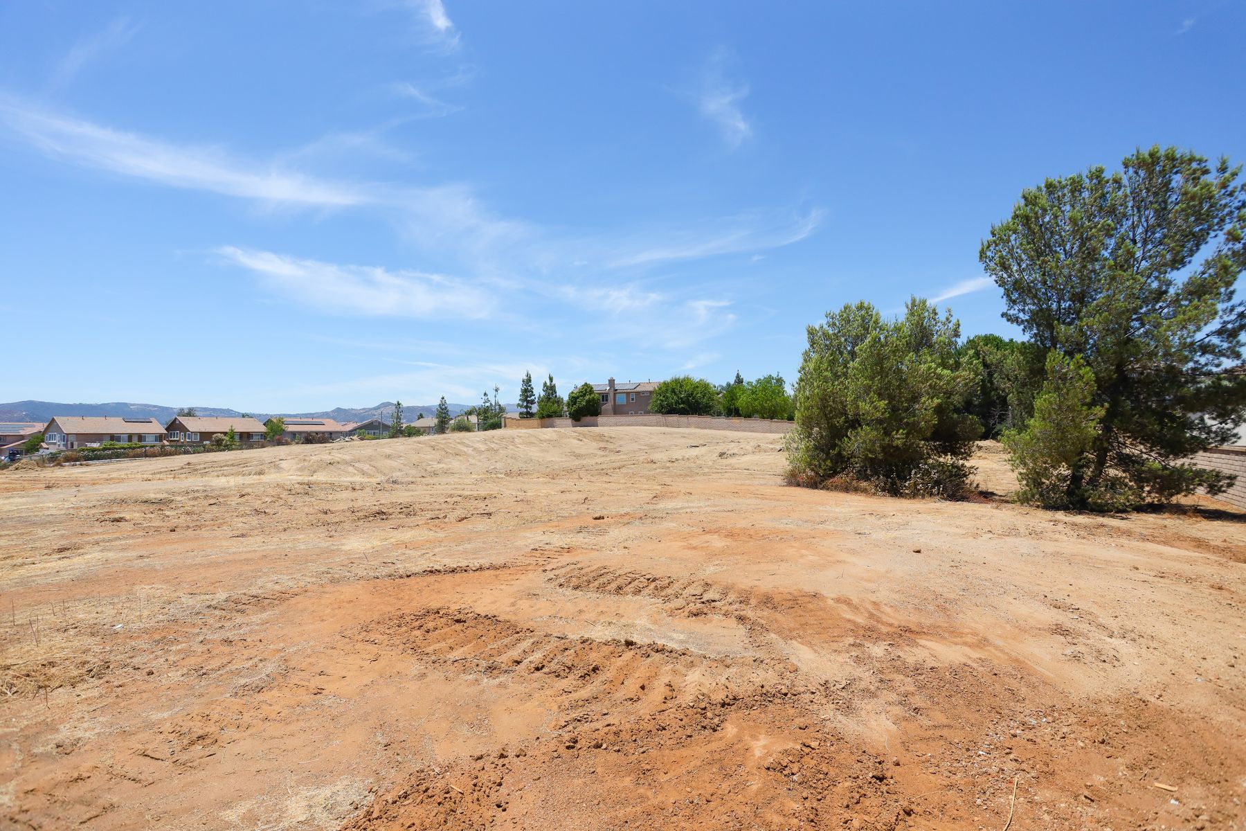  2 Jackson Ave, Murrieta, CA 92562 - 物件實景
