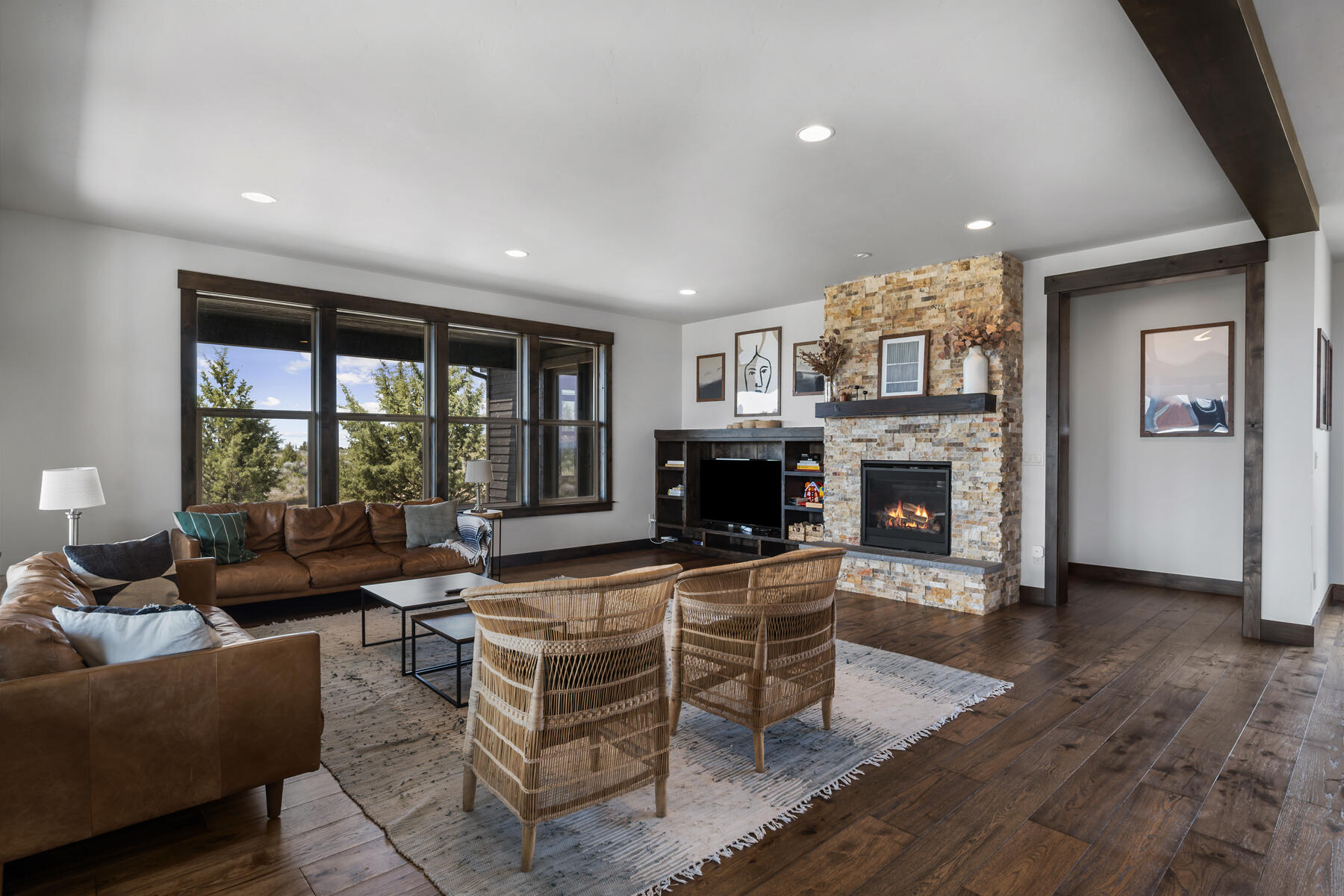 Powell Butte, Oregon, 97753, United States, 4 Bedrooms Bedrooms, ,3 BathroomsBathrooms,Residential,For Sale,1827363