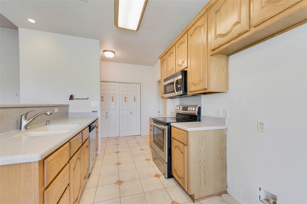 Mesquite, Texas, 75126, United States, 2 Bedrooms Bedrooms, ,2 BathroomsBathrooms,Residential,For Sale,1937692