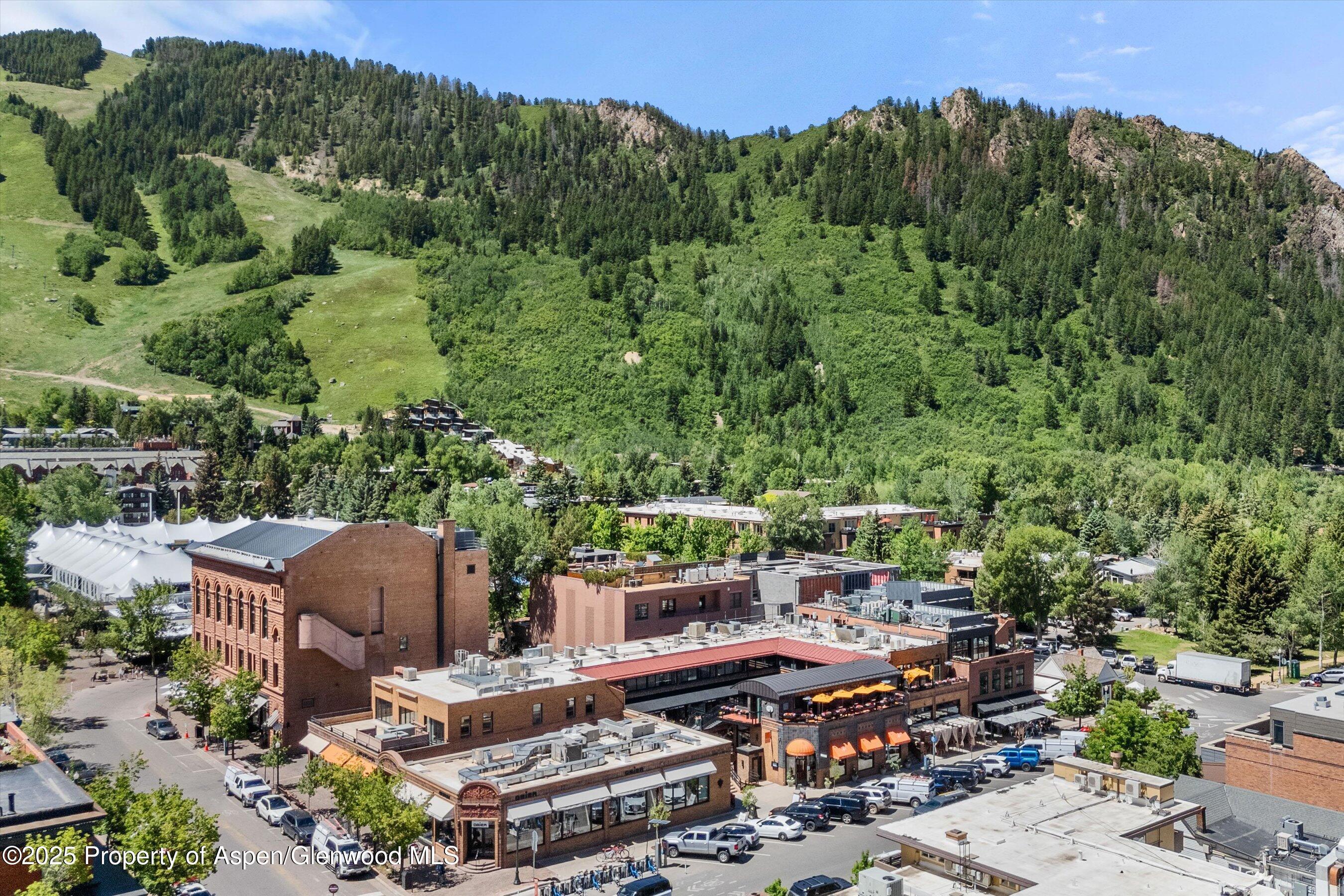 Aspen, Colorado, 81611, United States, 2 Bedrooms Bedrooms, ,2 BathroomsBathrooms,Residential,For Sale,1867403