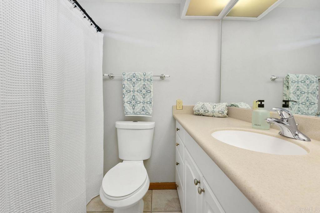 Vista, California, 92084, United States, 2 Bedrooms Bedrooms, ,3 BathroomsBathrooms,Residential,For Sale,1987849