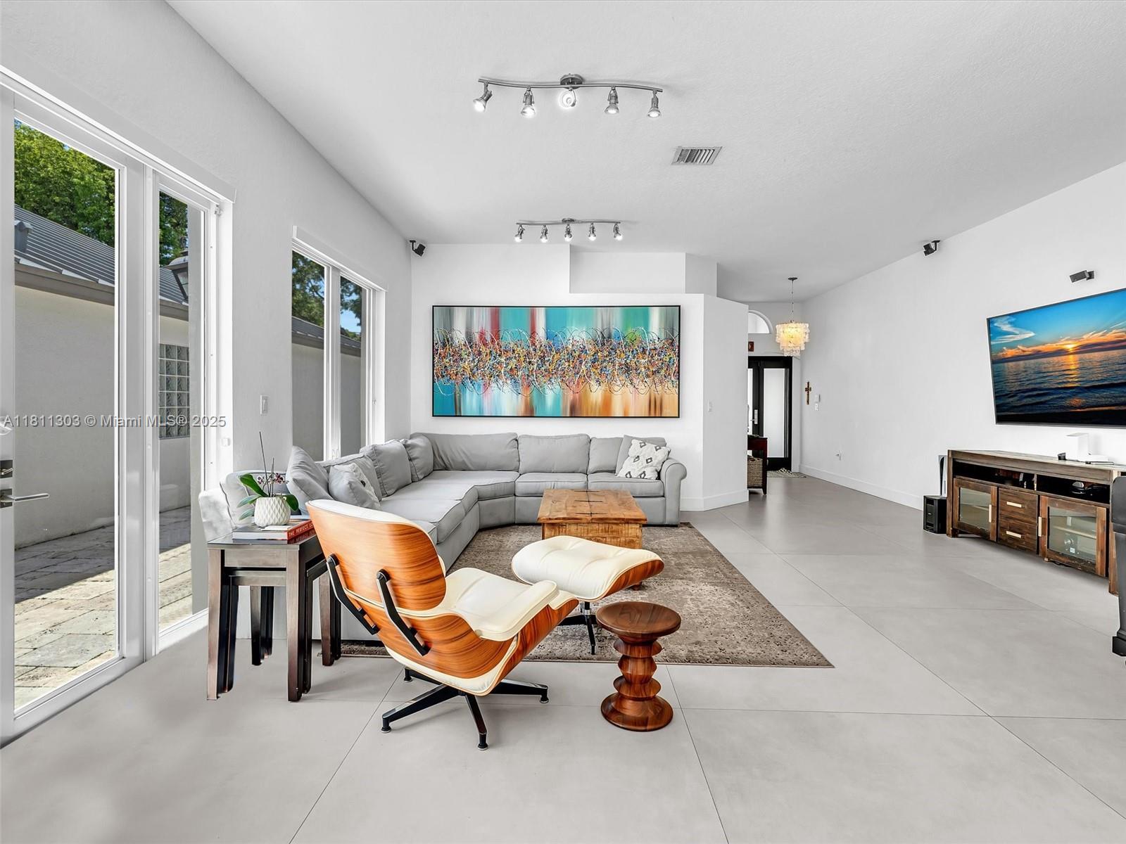 Miami, Florida, 33186, United States, 4 Bedrooms Bedrooms, ,2 BathroomsBathrooms,Residential,For Sale,1838976