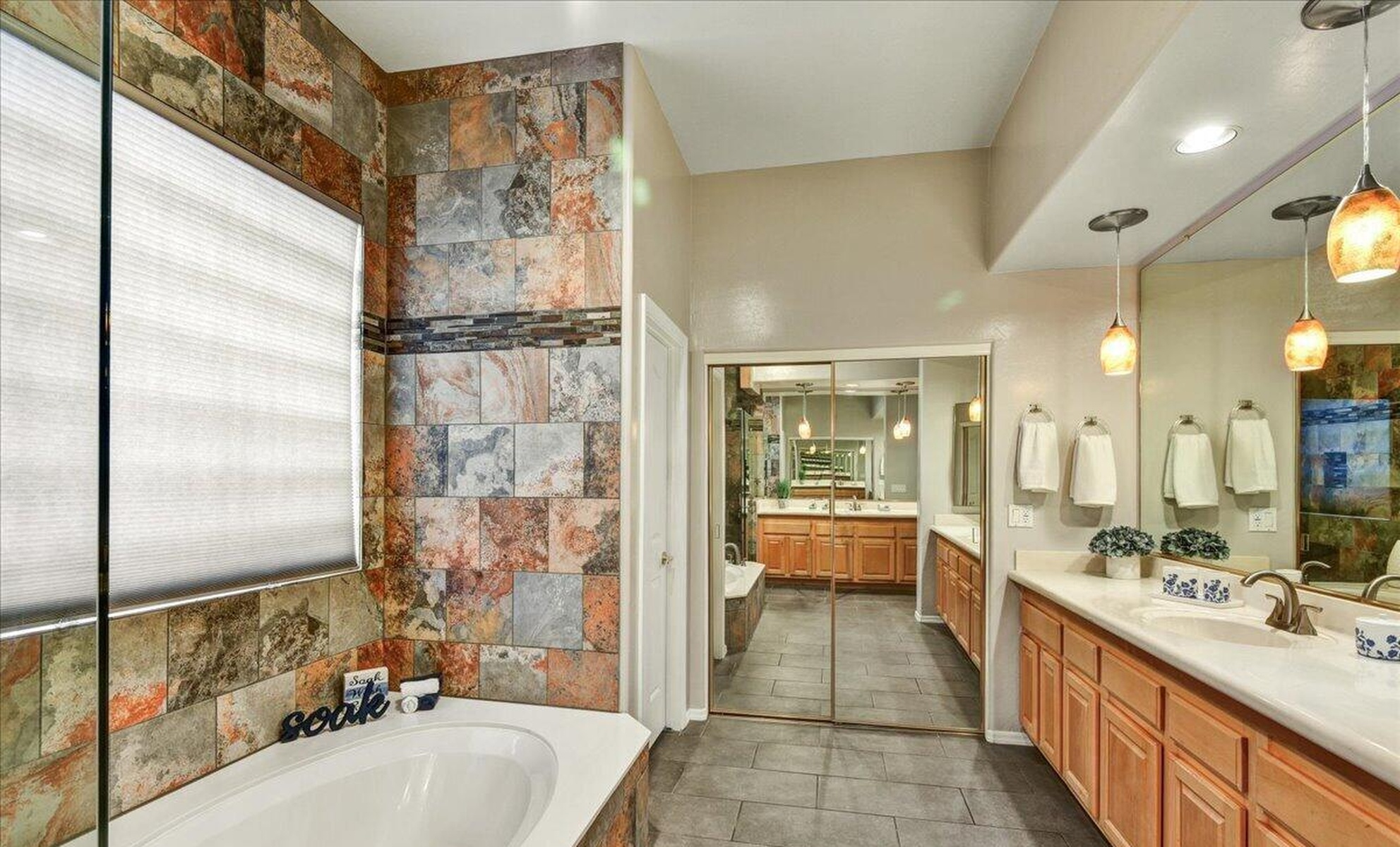  8751 W Sierra Pinta Dr  Peoria, AZ - 物件實景