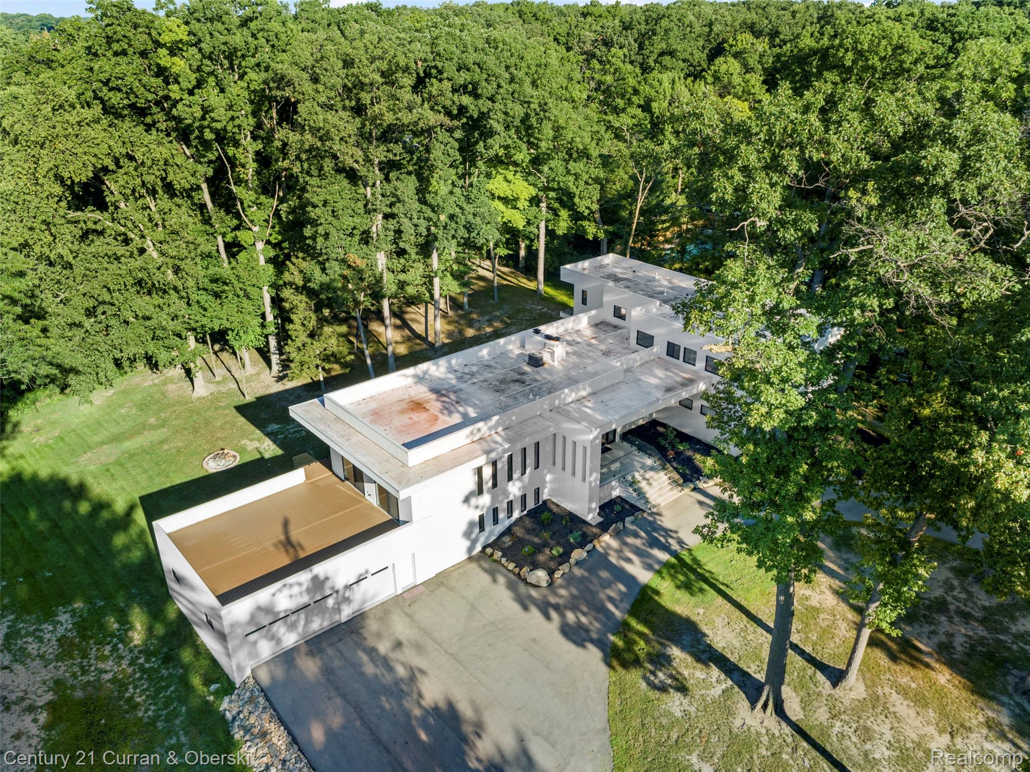 Farmington, Michigan, 48334, United States, 7 Bedrooms Bedrooms, ,8 BathroomsBathrooms,Residential,For Sale,1980731