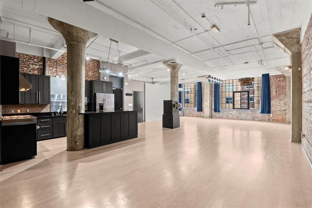 Atlanta, Georgia, 30313, United States, 2 Bedrooms Bedrooms, ,2 BathroomsBathrooms,Residential,For Sale,2001199