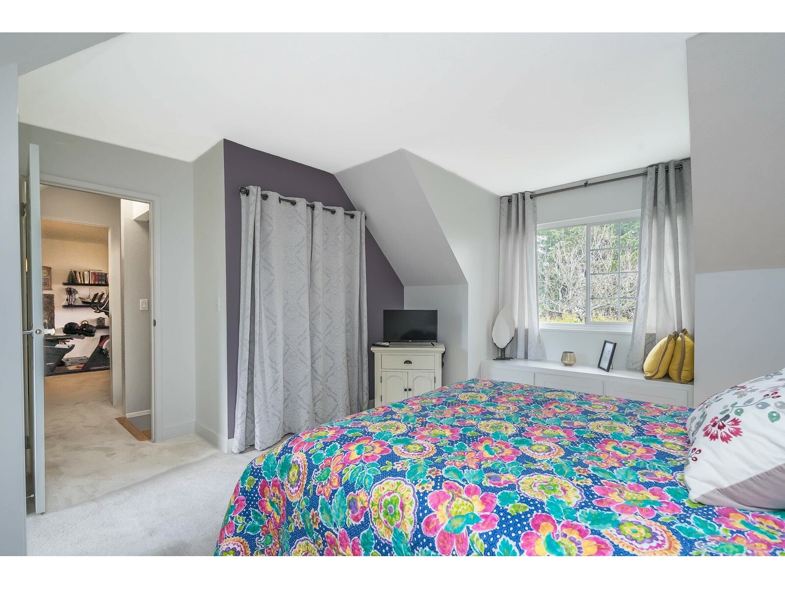 SURREY, British Columbia, V4A 5N3, CA, 3 Bedrooms Bedrooms, ,2 BathroomsBathrooms,Residential,For Sale,1838799