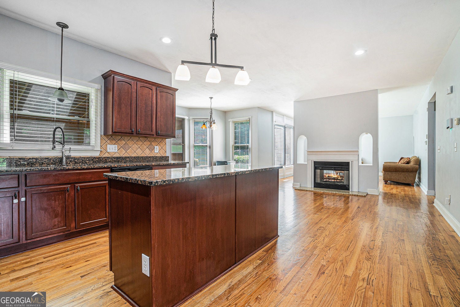 Snellville, Georgia, 30039, United States, 4 Bedrooms Bedrooms, ,5 BathroomsBathrooms,Residential,For Sale,1905137