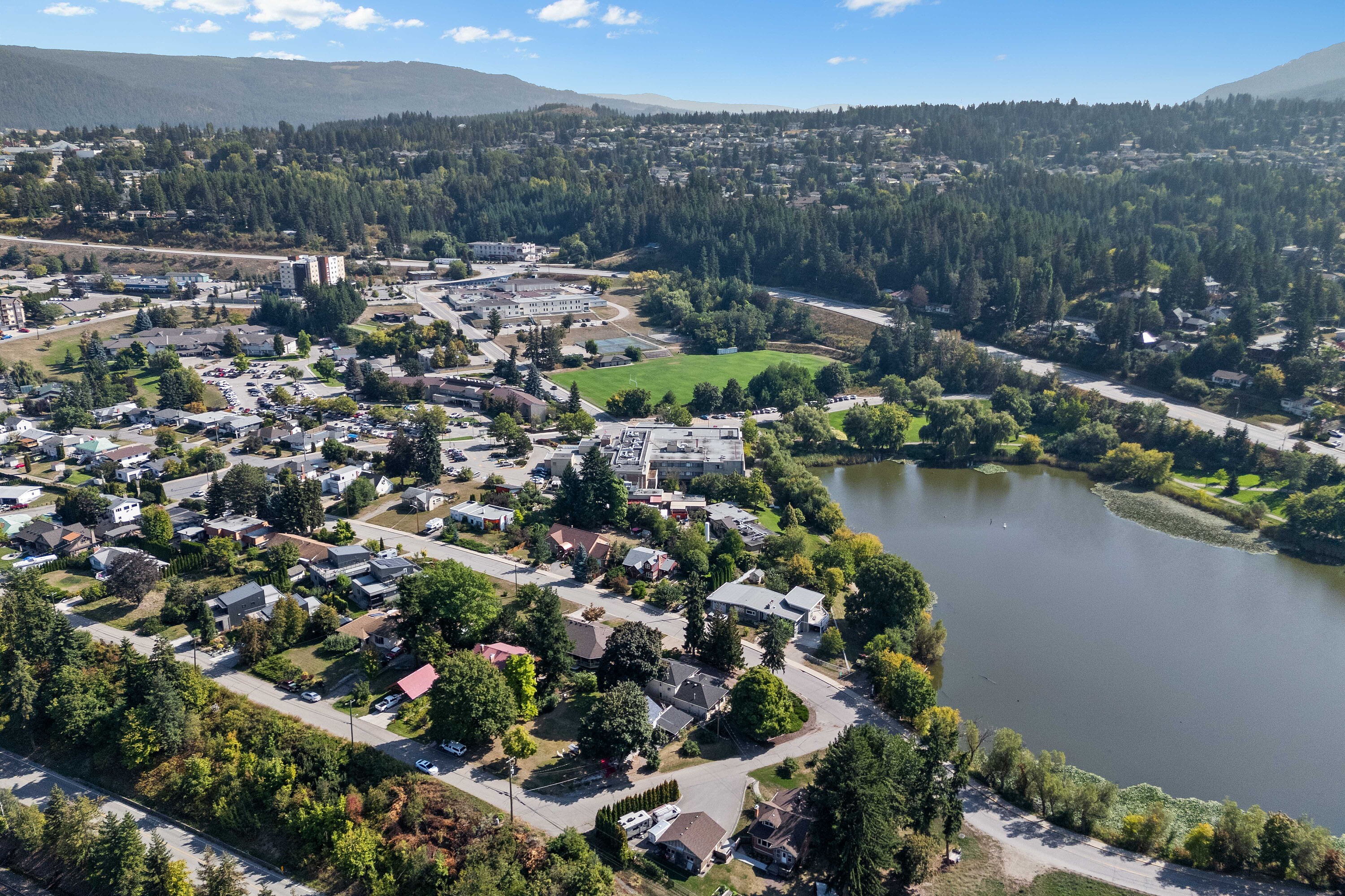  Salmon Arm, Thompson & Okanagan - 物件實景