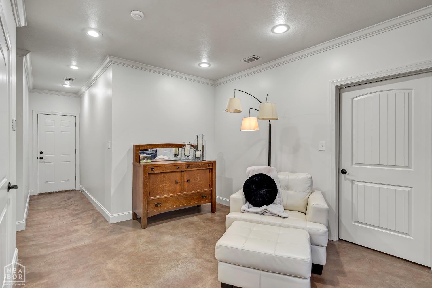 Jonesboro, Arkansas, 72404, United States, ,5 BathroomsBathrooms,Residential,For Sale,1981825