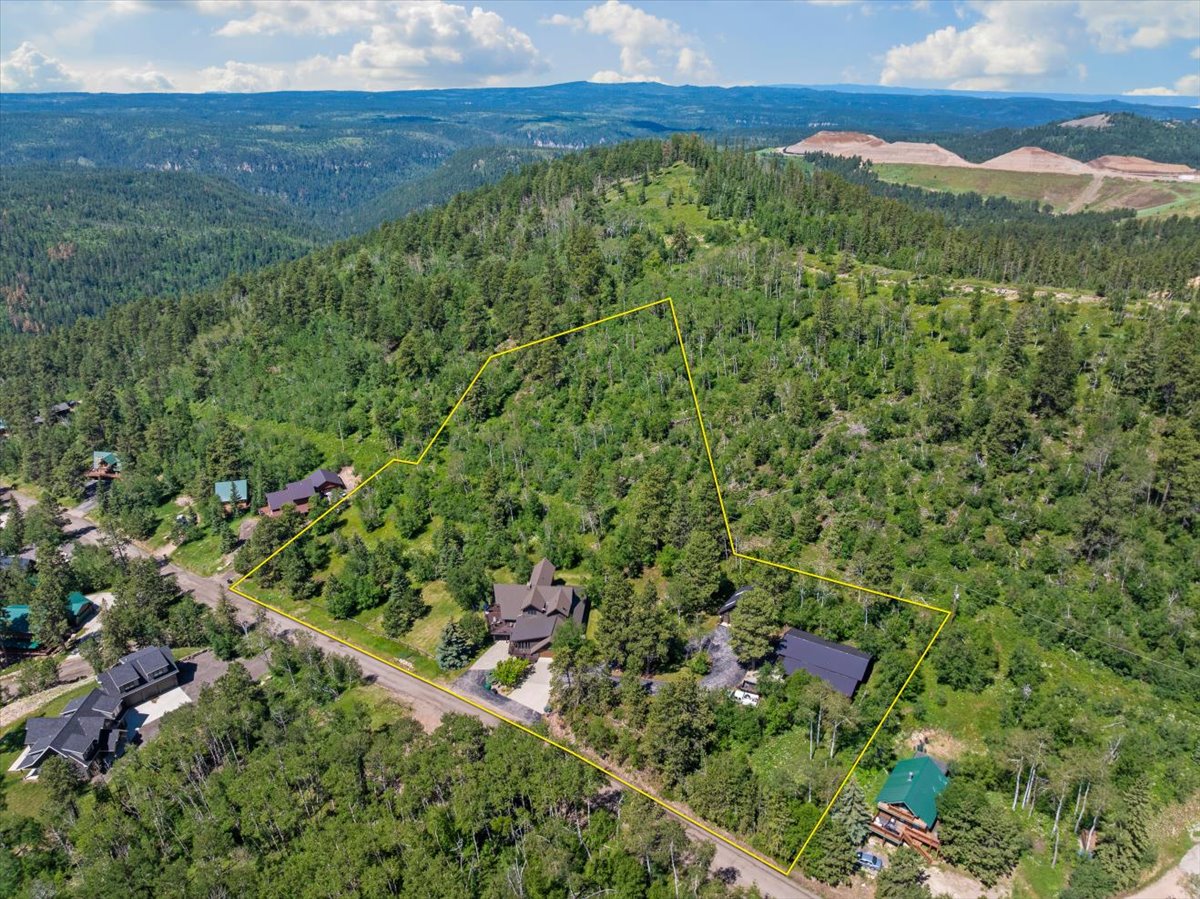 Lead, South Dakota, 57754, United States, 4 Bedrooms Bedrooms, ,3 BathroomsBathrooms,Residential,For Sale,1975195