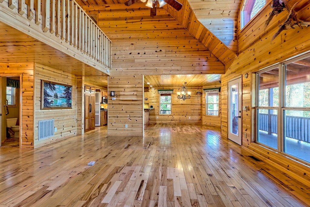 Young Harris, Georgia, 30582, United States, 4 Bedrooms Bedrooms, ,5 BathroomsBathrooms,Residential,For Sale,1987920