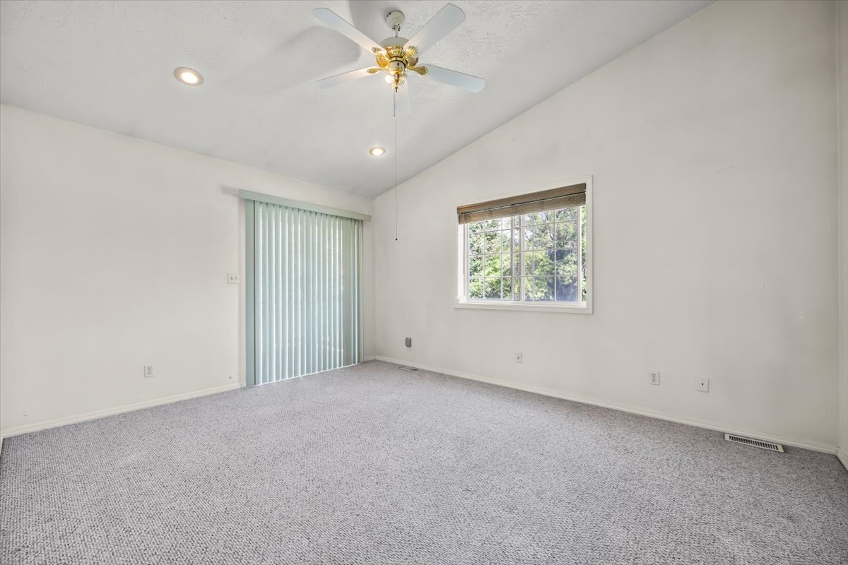 Caldwell, Idaho, 83605, United States, 4 Bedrooms Bedrooms, ,3 BathroomsBathrooms,Residential,For Sale,1938152