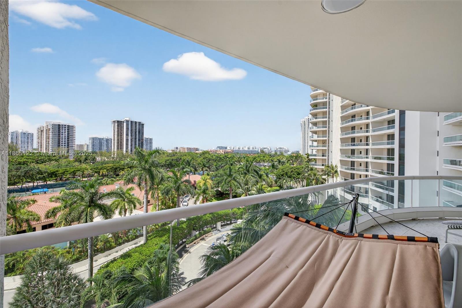 Aventura, Florida, 33160, United States, 3 Bedrooms Bedrooms, ,4 BathroomsBathrooms,Residential,For Sale,1942054