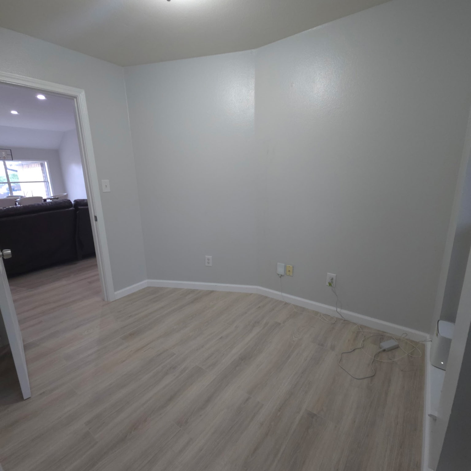 Talty, Texas, 75160, United States, 6 Bedrooms Bedrooms, ,4 BathroomsBathrooms,Residential,For Sale,1970411