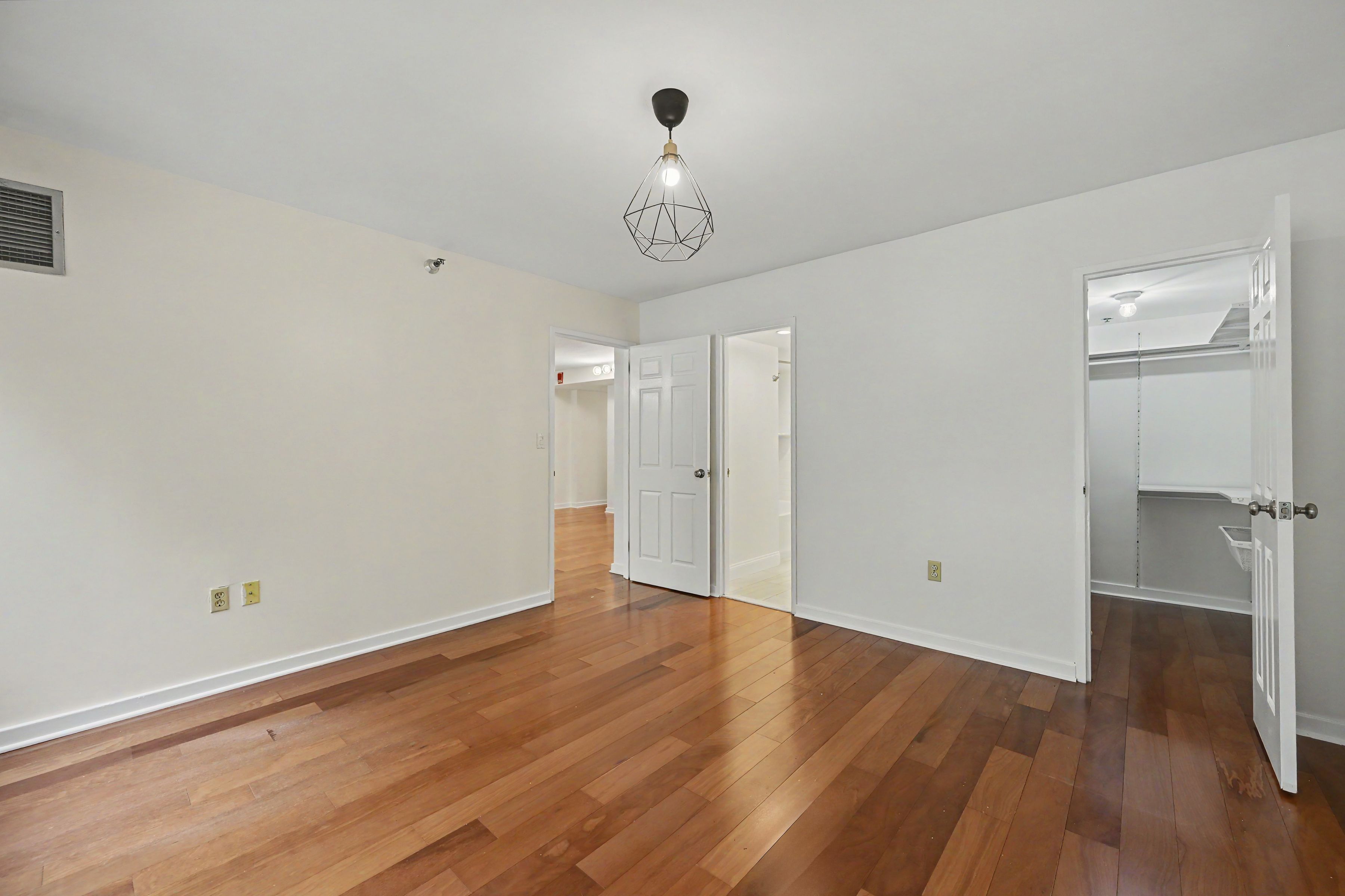  127 Greyrock Place APT 706 - 物件實景