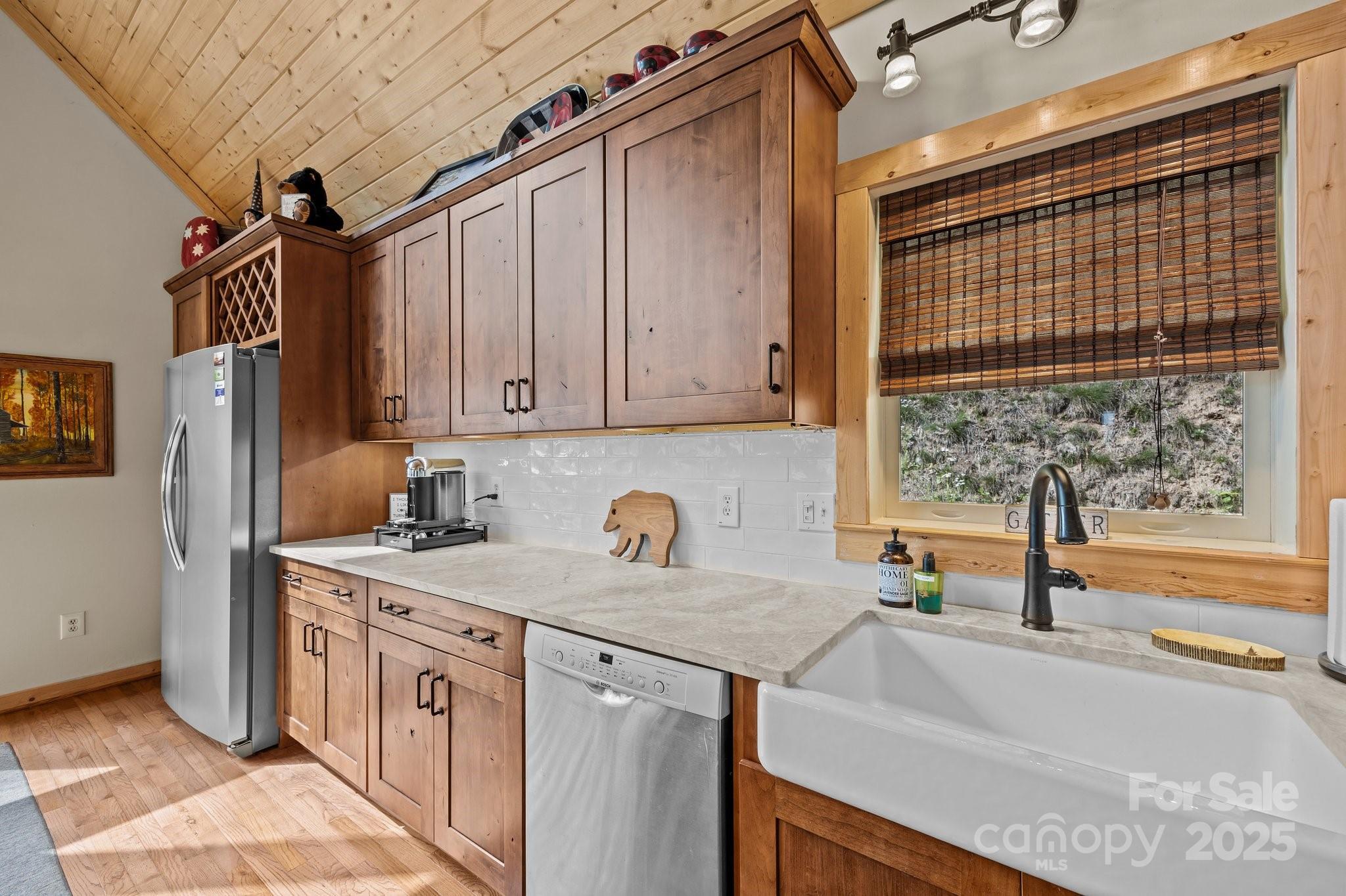 Waynesville, North Carolina, 28785, United States, 3 Bedrooms Bedrooms, ,2 BathroomsBathrooms,Residential,For Sale,1793601