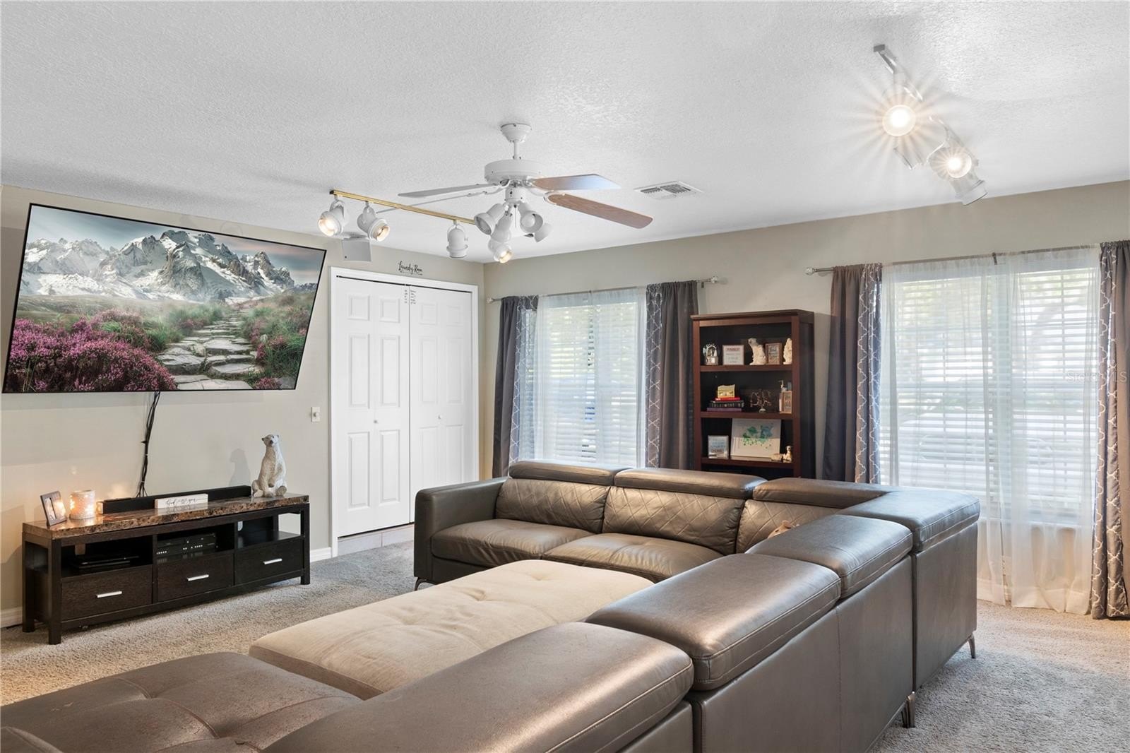 ST CLOUD, Florida, 34772, United States, 3 Bedrooms Bedrooms, ,2 BathroomsBathrooms,Residential,For Sale,1980411