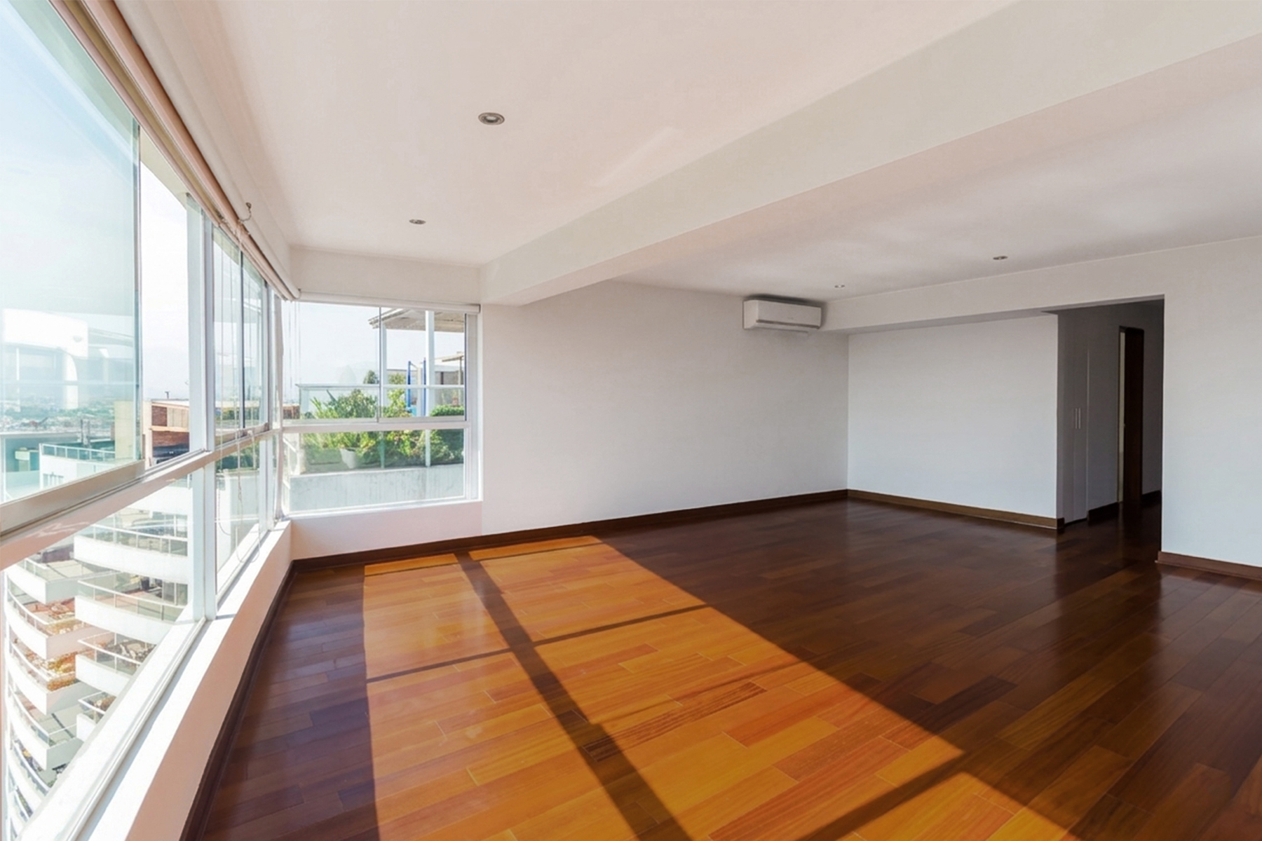  Exclusive penthouse with panoramic views in a prime location in CERROS DE CAMACH - 物件實景