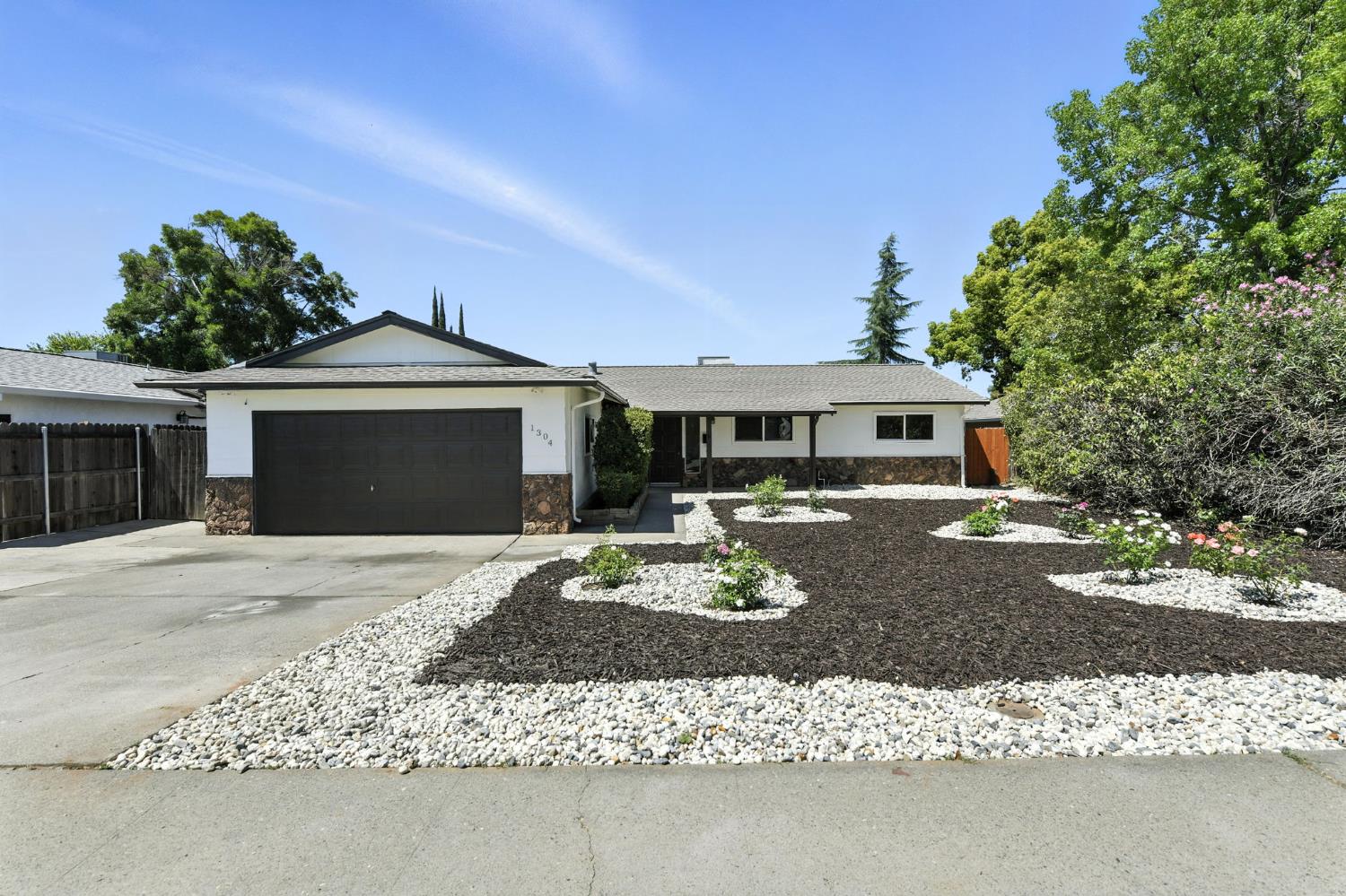 Roseville, California, 95678, United States, 4 Bedrooms Bedrooms, ,2 BathroomsBathrooms,Residential,For Sale,1891756