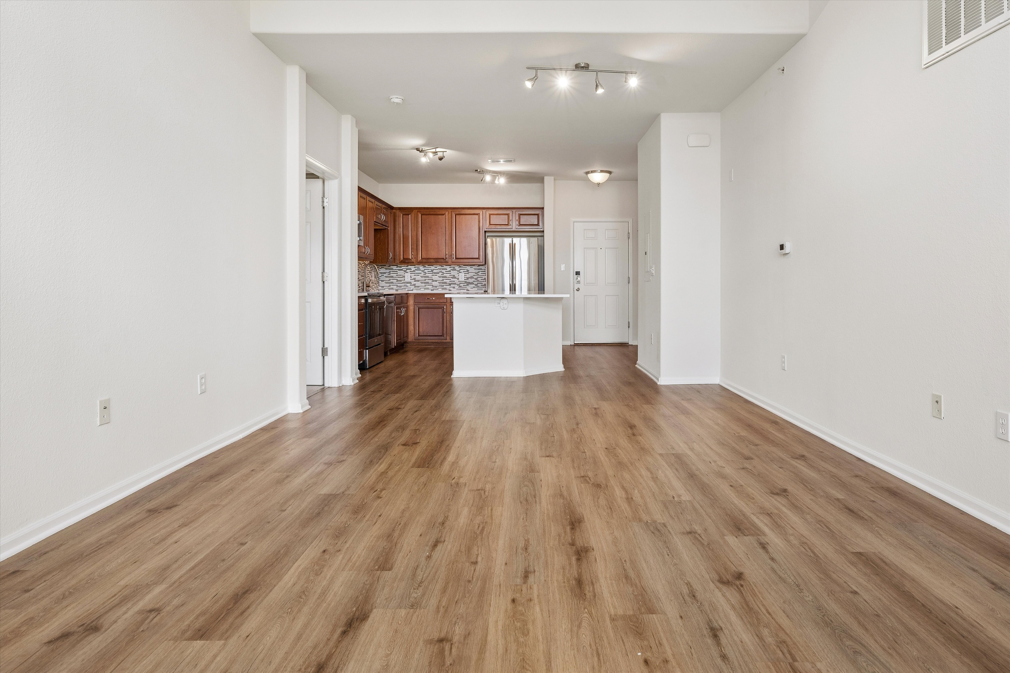  2-Bedroom, 2-Bath Condo In The Heart Of Lowry - 物件實景