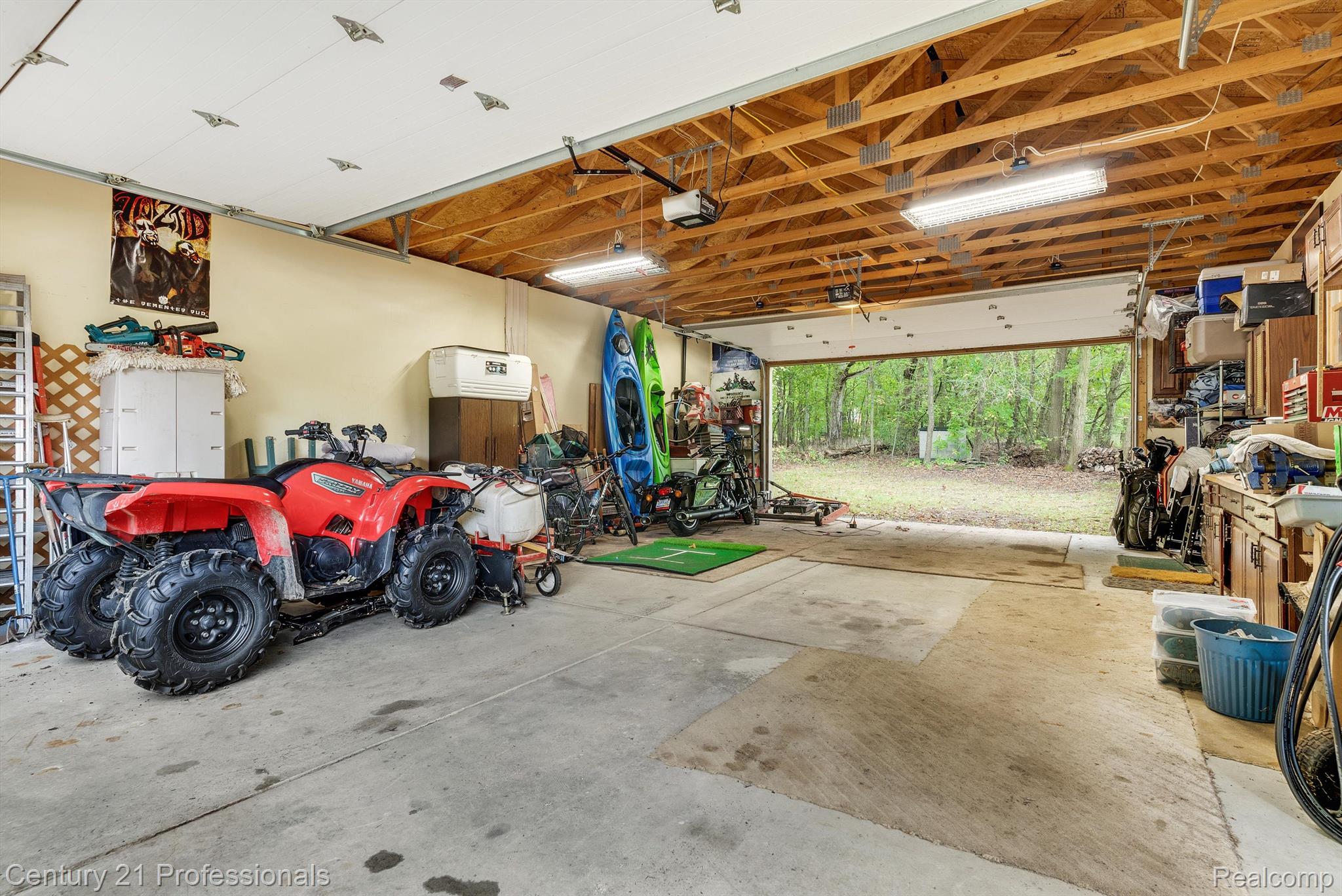 Holly, Michigan, 48442, United States, 4 Bedrooms Bedrooms, ,4 BathroomsBathrooms,Residential,For Sale,1943640
