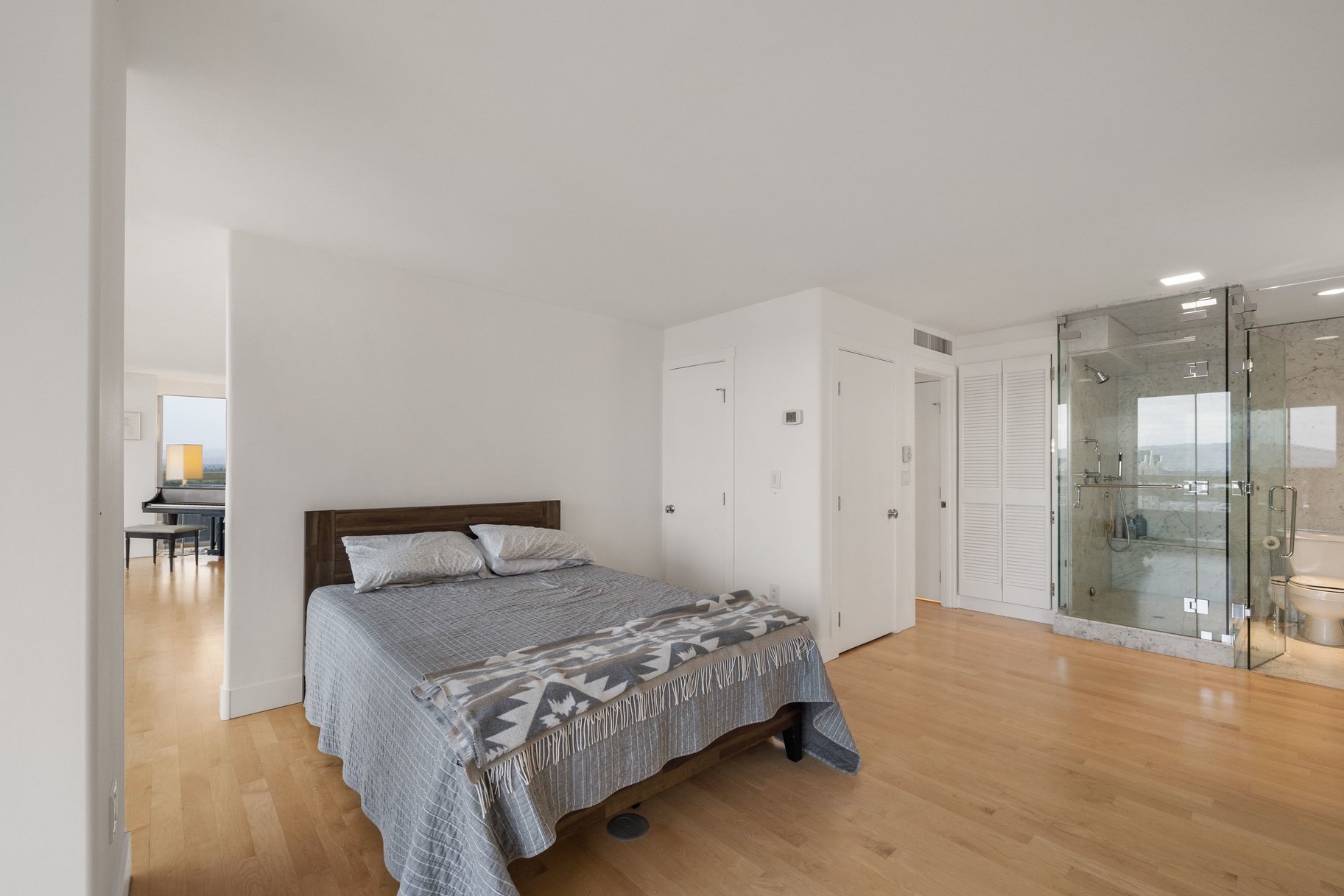  Chic Downtown Condo with Mountain & River Views - 物件實景