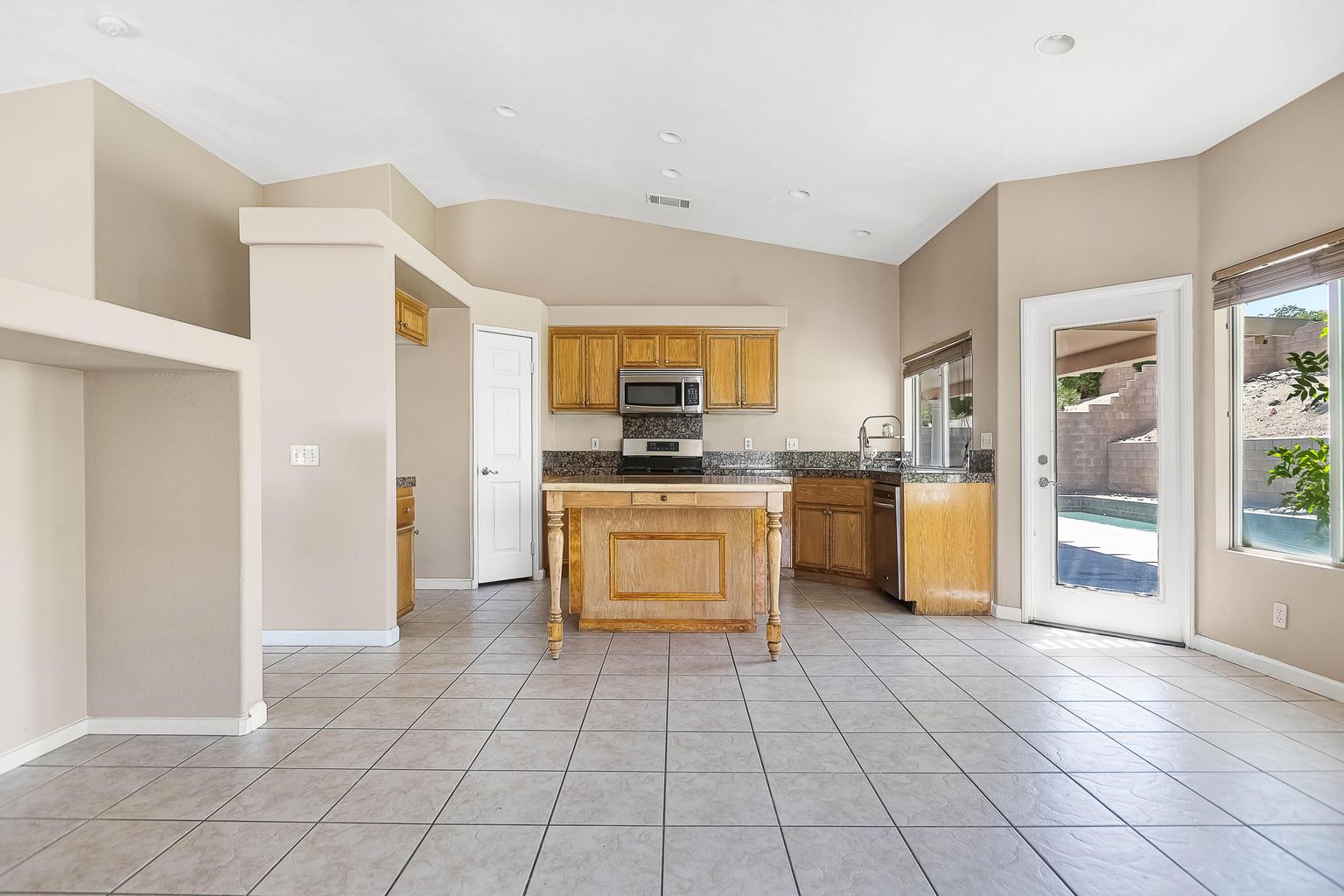 La Quinta, California, 92253, United States, 4 Bedrooms Bedrooms, ,2 BathroomsBathrooms,Residential,For Sale,1921262