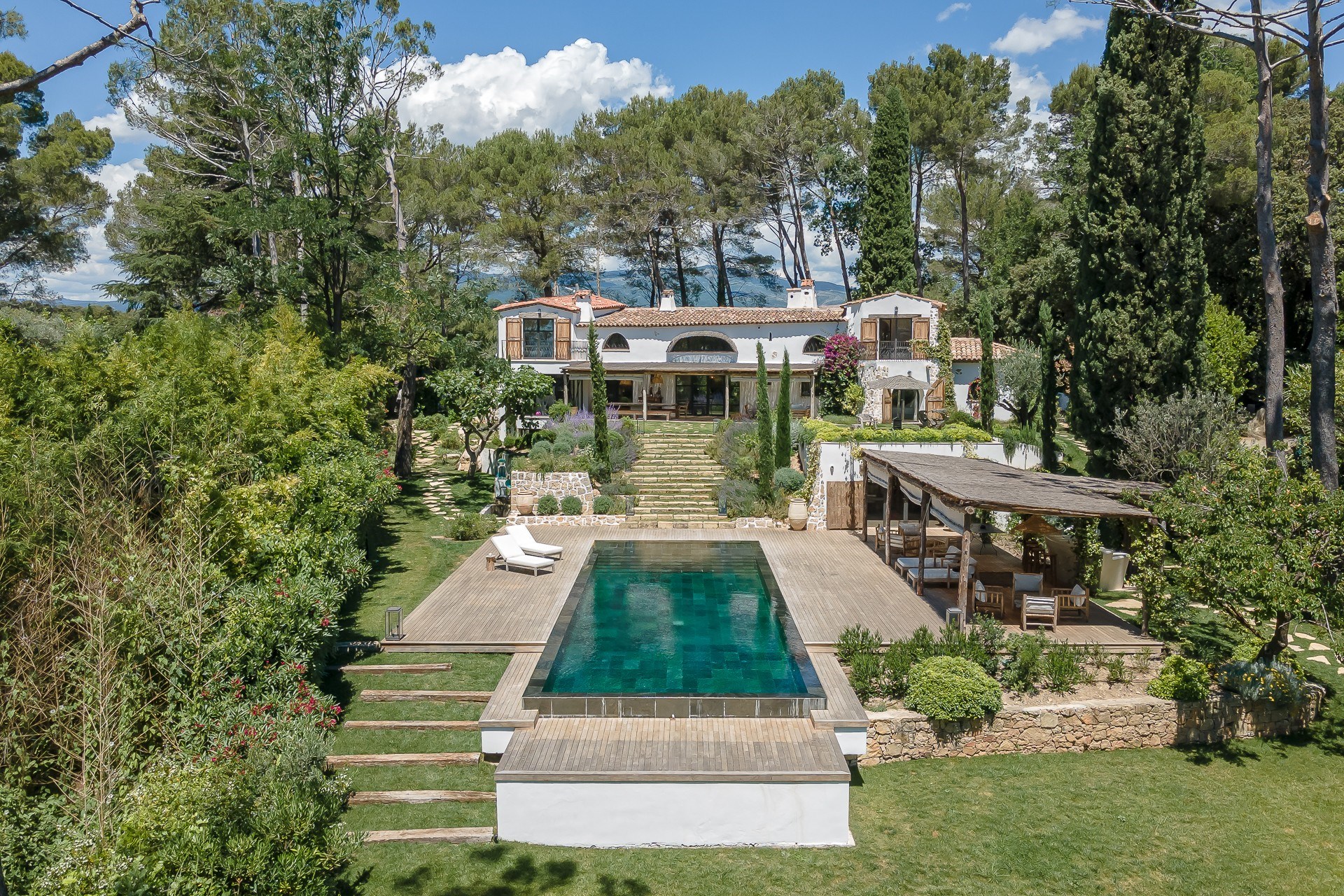 Renovated villa for sale in Mougins, 400 sqm, 5 bedrooms, Spa, pool, hillside v… - 物件實景
