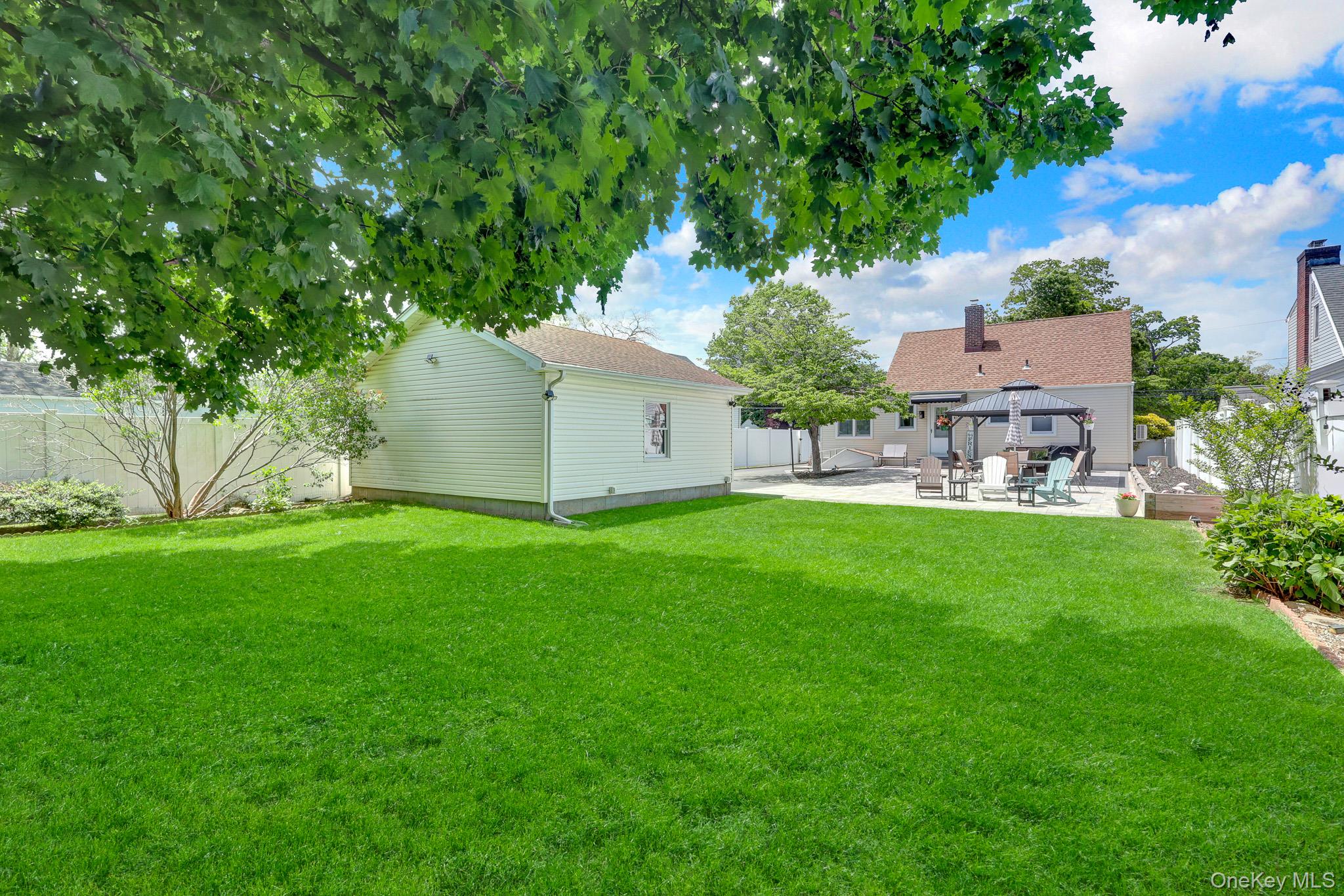  31 Locust Avenue E, Farmingdale, NY, 11735 - 物件實景