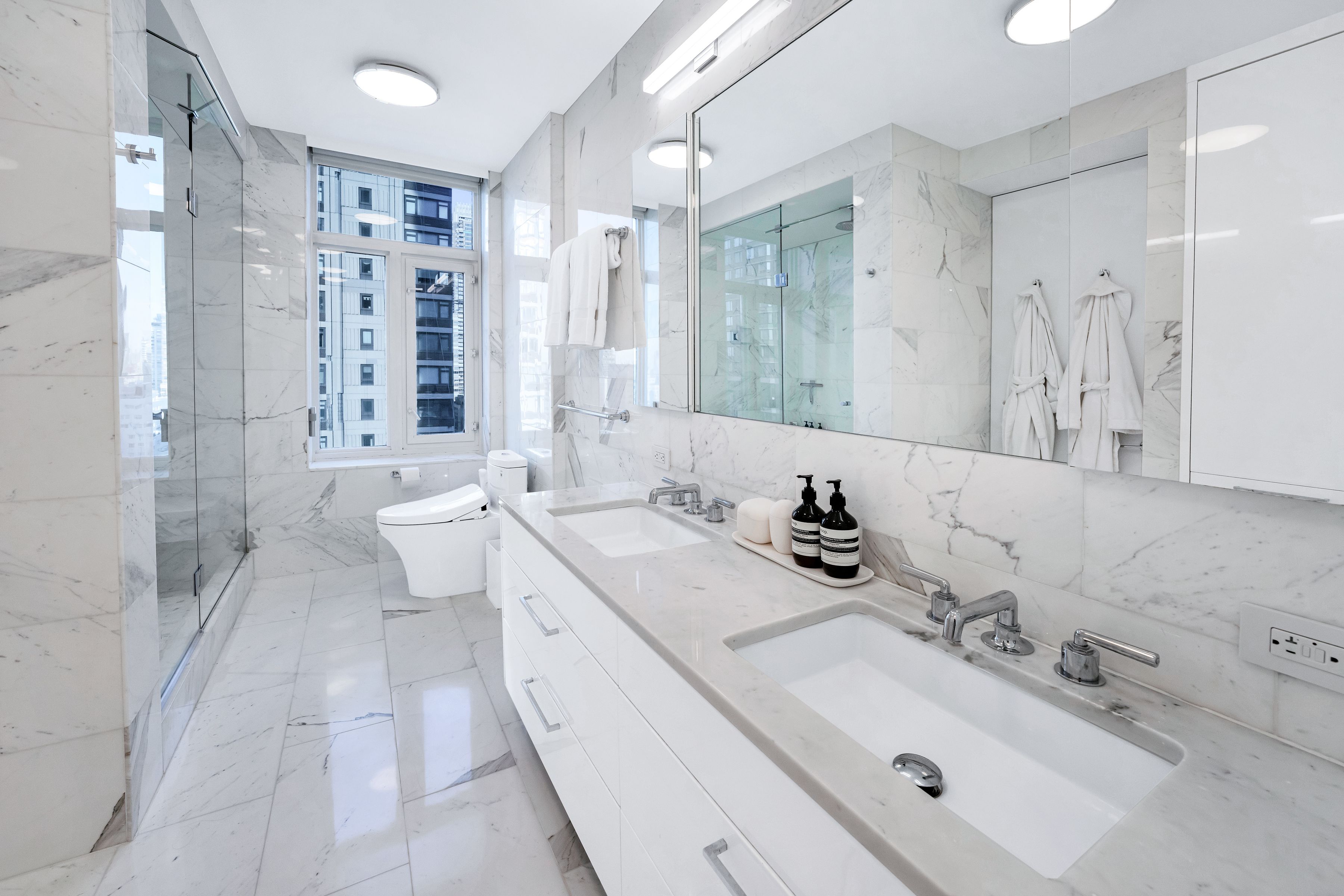  188 East 64th Street, 2501 - 物件實景
