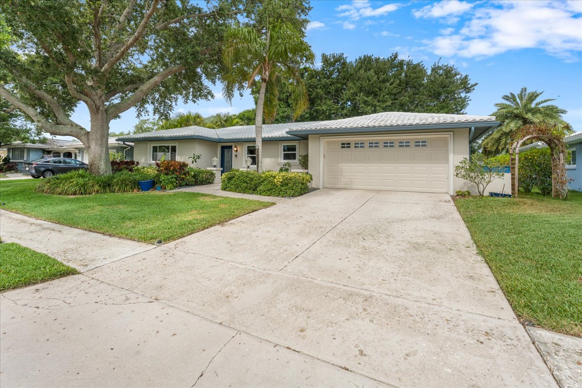 Seminole, Florida, 33772, United States, 3 Bedrooms Bedrooms, ,2 BathroomsBathrooms,Residential,For Sale,2048345