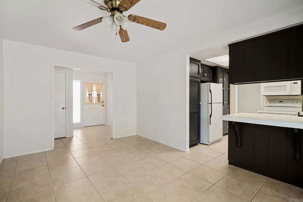 Escondido, California, 92026, United States, 2 Bedrooms Bedrooms, ,2 BathroomsBathrooms,Residential,For Sale,1942214