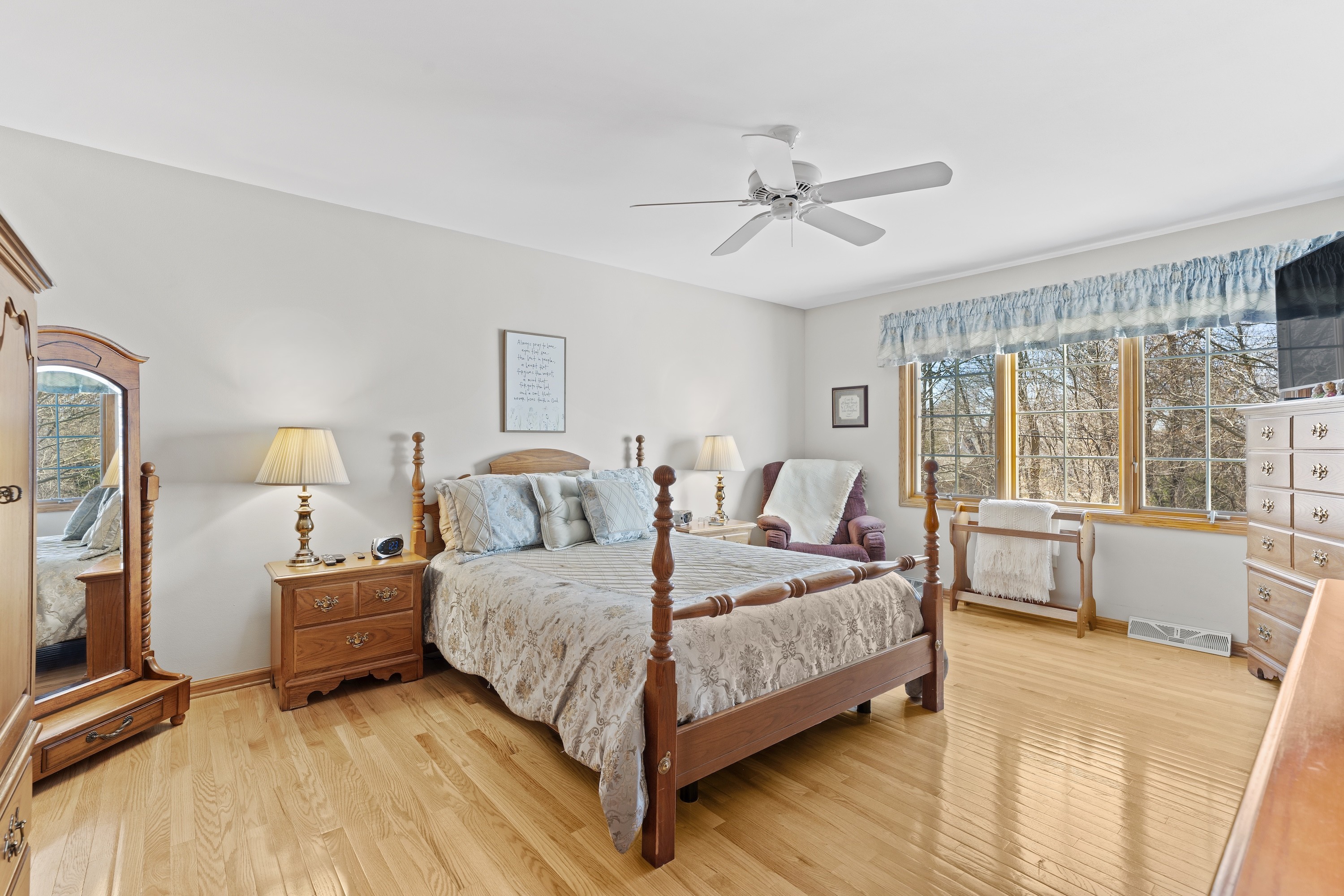  Spacious Side-by-Side Condo in Brookfield - 物件實景