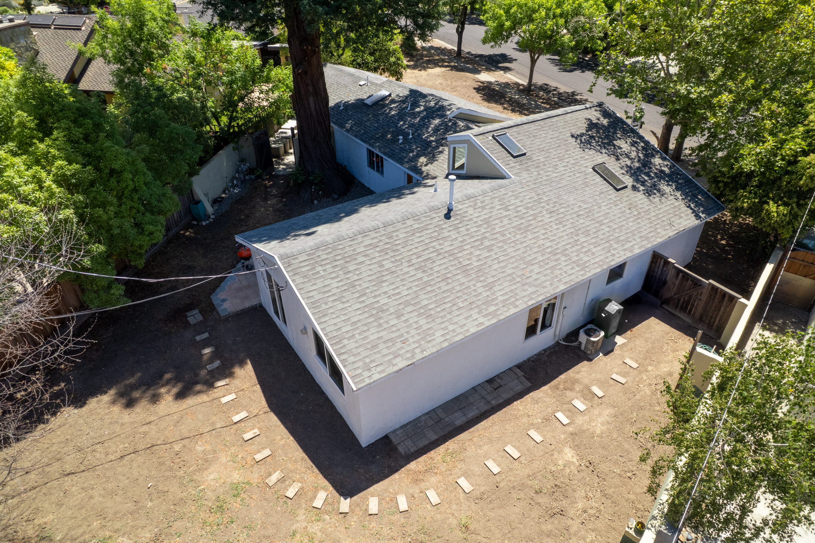  Corner Lot Retreat in the Heart of Los Gatos’ Vasona Corridor - 物件實景