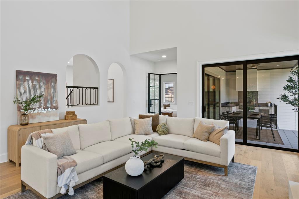 Tampa, Florida, 33629, United States, 5 Bedrooms Bedrooms, ,5 BathroomsBathrooms,Residential,For Sale,1837490