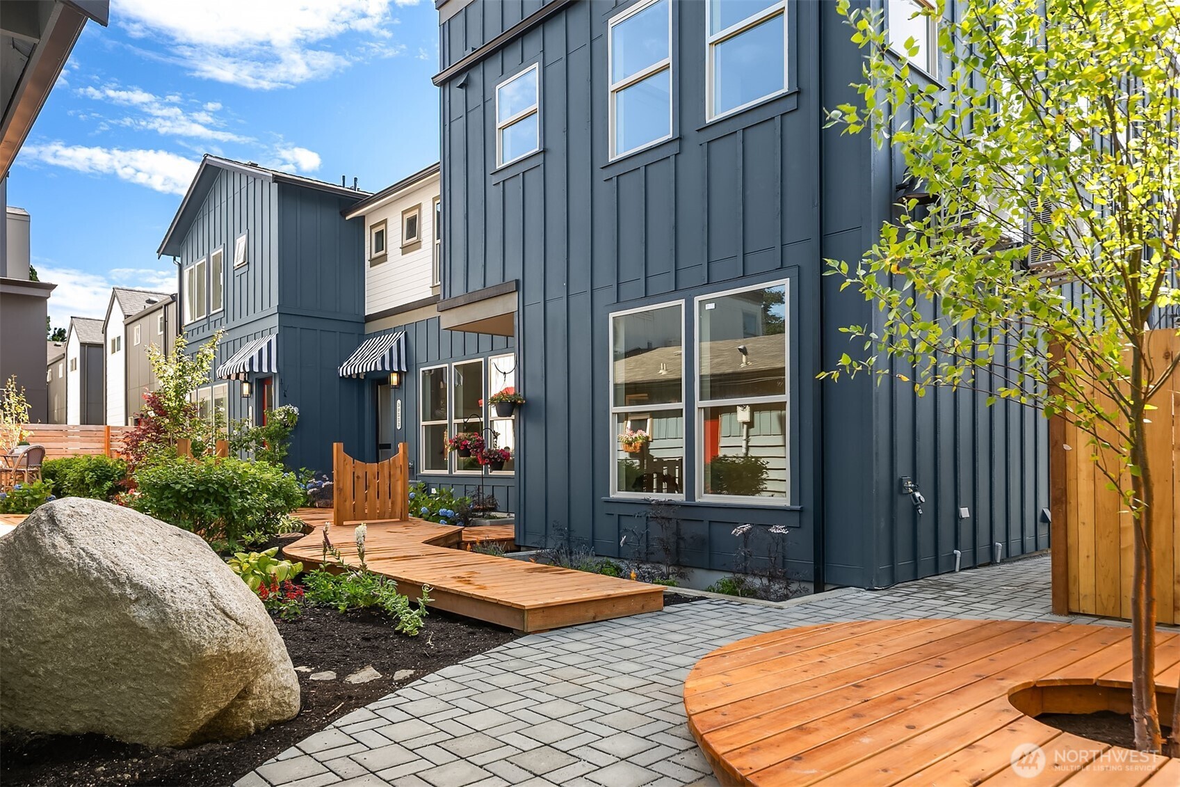 Seattle, Washington, 98106, United States, 4 Bedrooms Bedrooms, ,3 BathroomsBathrooms,Residential,For Sale,1902833