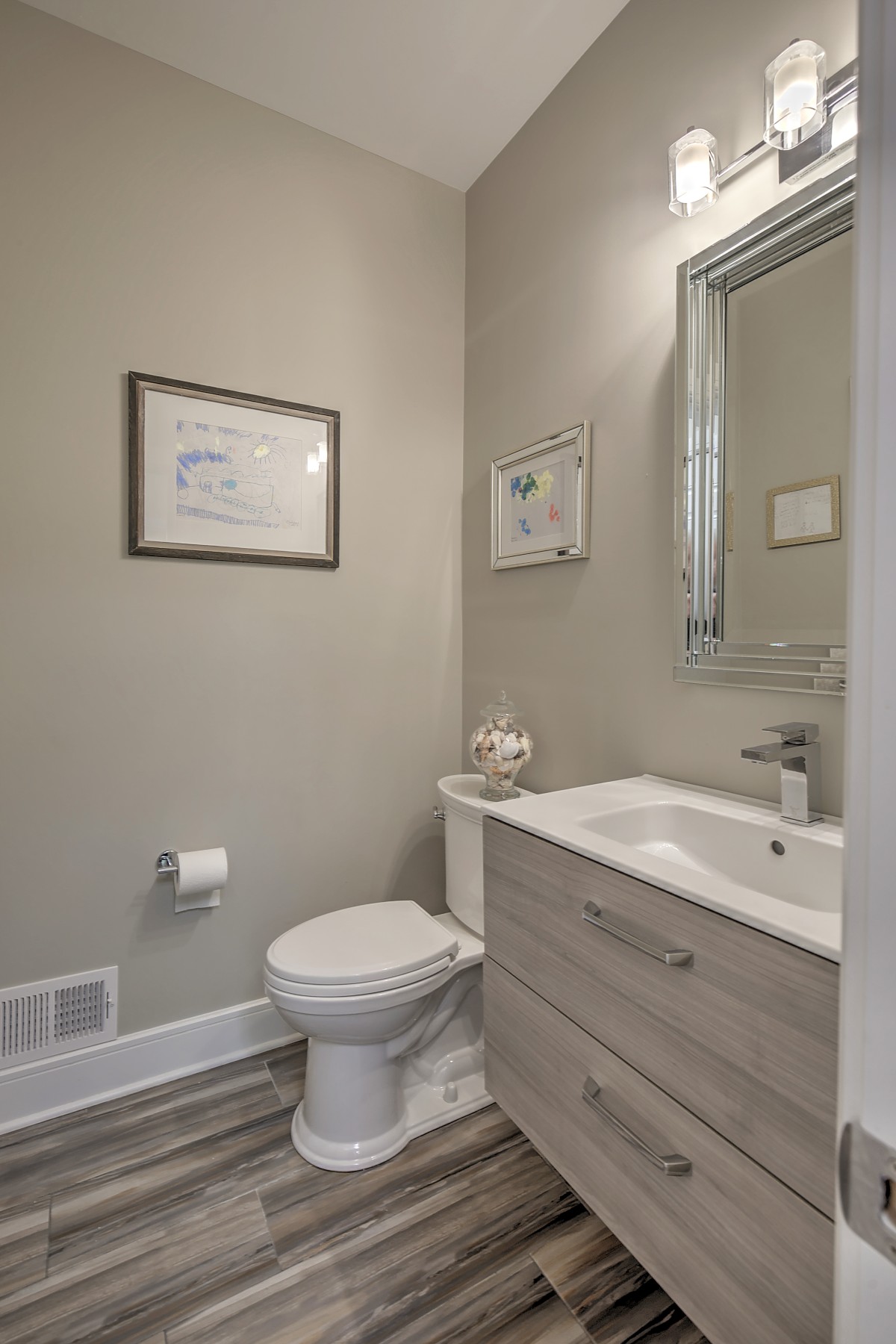  Custom Built Home Blends Classic Elegance with Modern Amenities - 物件實景