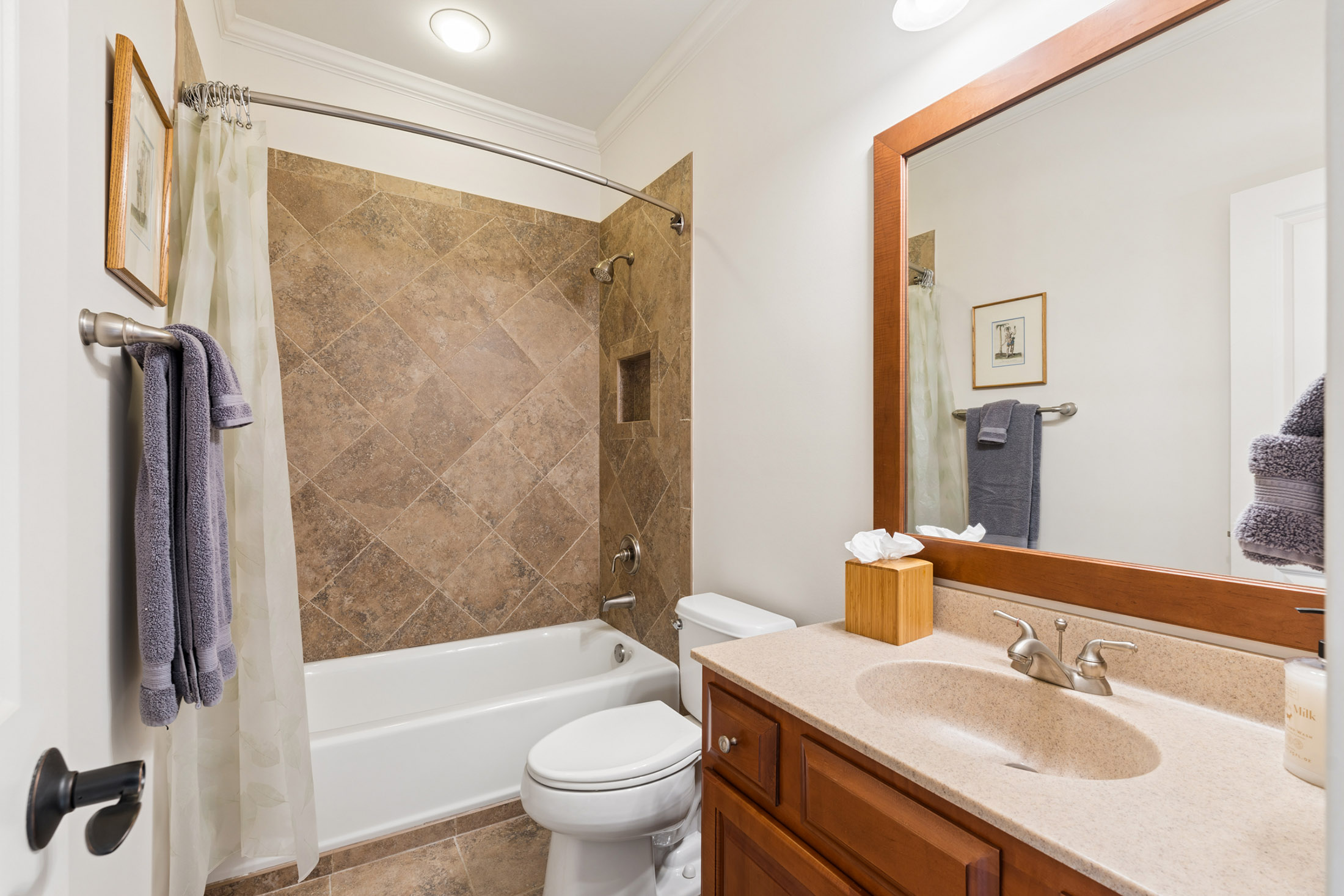  Four Level Brick Townhome with Private Elevator in Gated One Ivy Walk - 物件實景