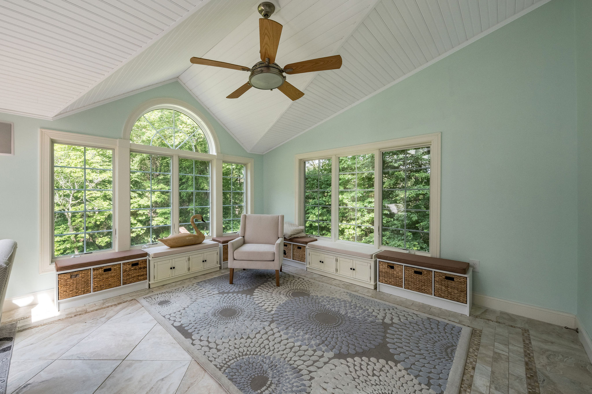 Experience shoreline luxury in this exceptional Colonial home - 物件實景