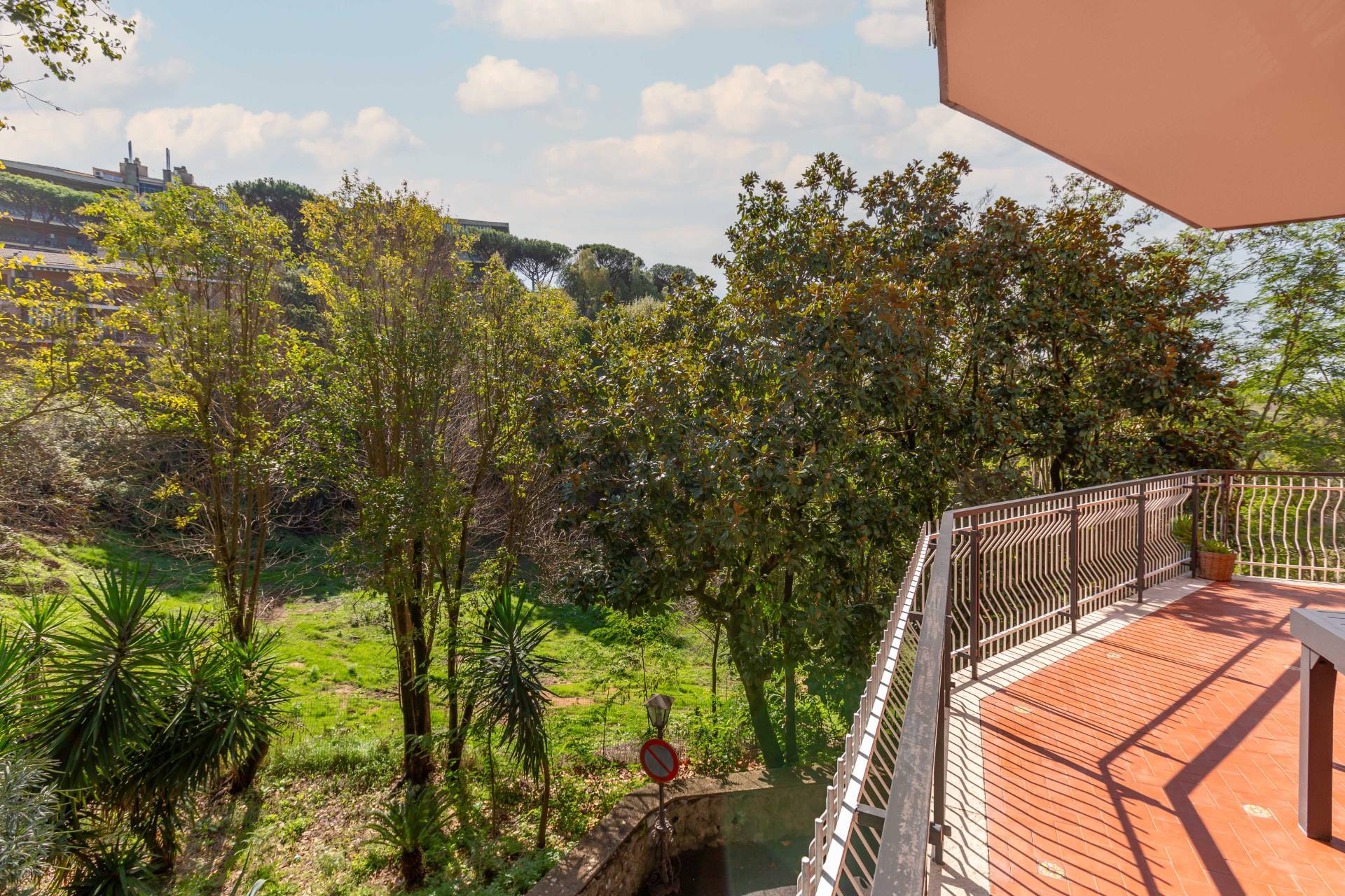 Roma, Roma, 00100, IT, 4 Bedrooms Bedrooms, ,4 BathroomsBathrooms,Residential,For Sale,1992075